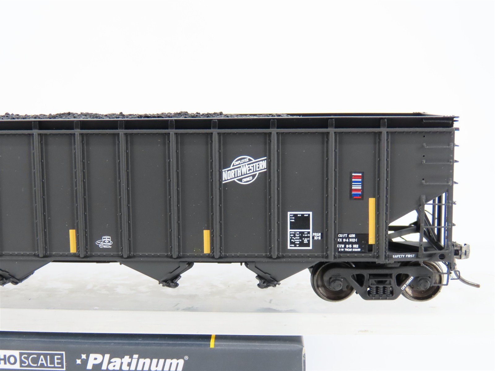 HO ExactRail EP-81554-1 CNW Railway Bethlehem 4011 4-Bay Hopper Car #135629