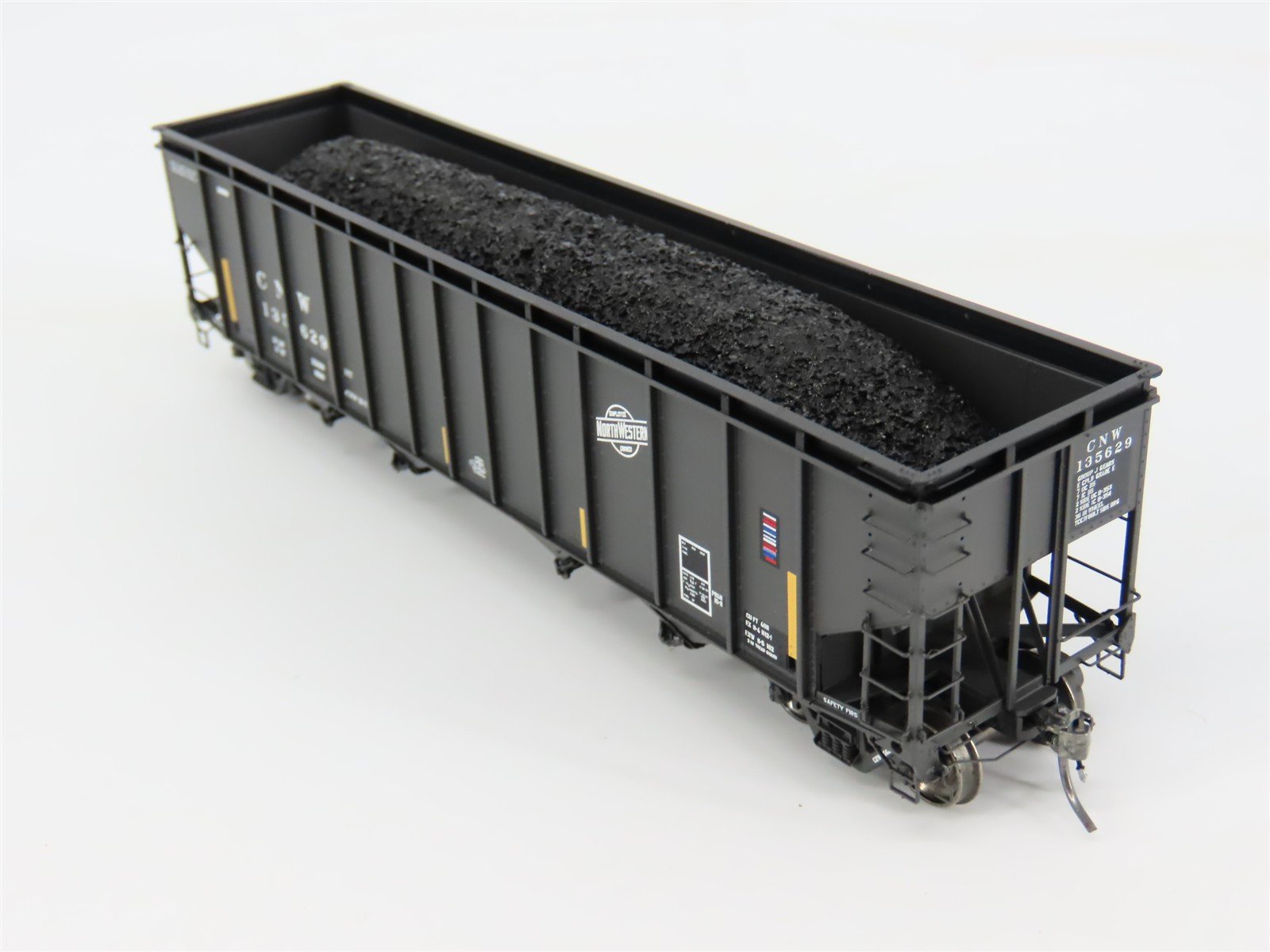 HO ExactRail EP-81554-1 CNW Railway Bethlehem 4011 4-Bay Hopper Car #135629