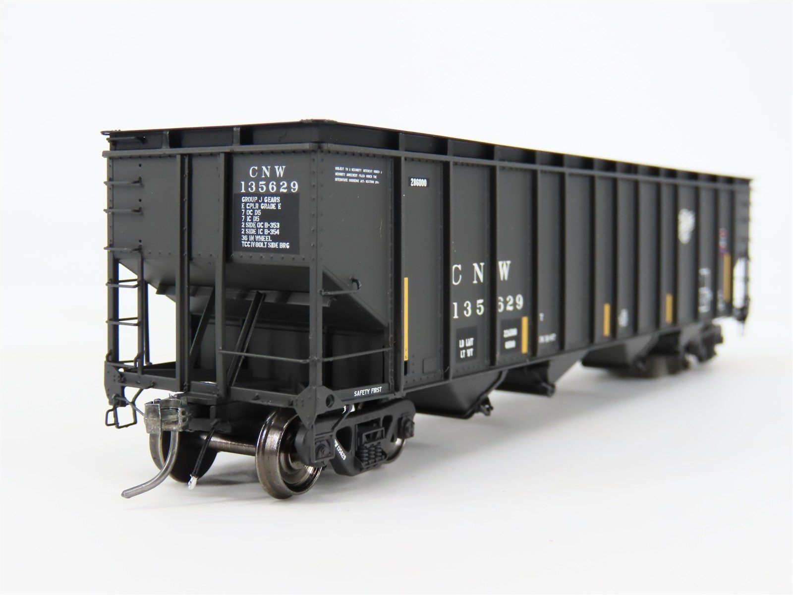 HO ExactRail EP-81554-1 CNW Railway Bethlehem 4011 4-Bay Hopper Car #135629