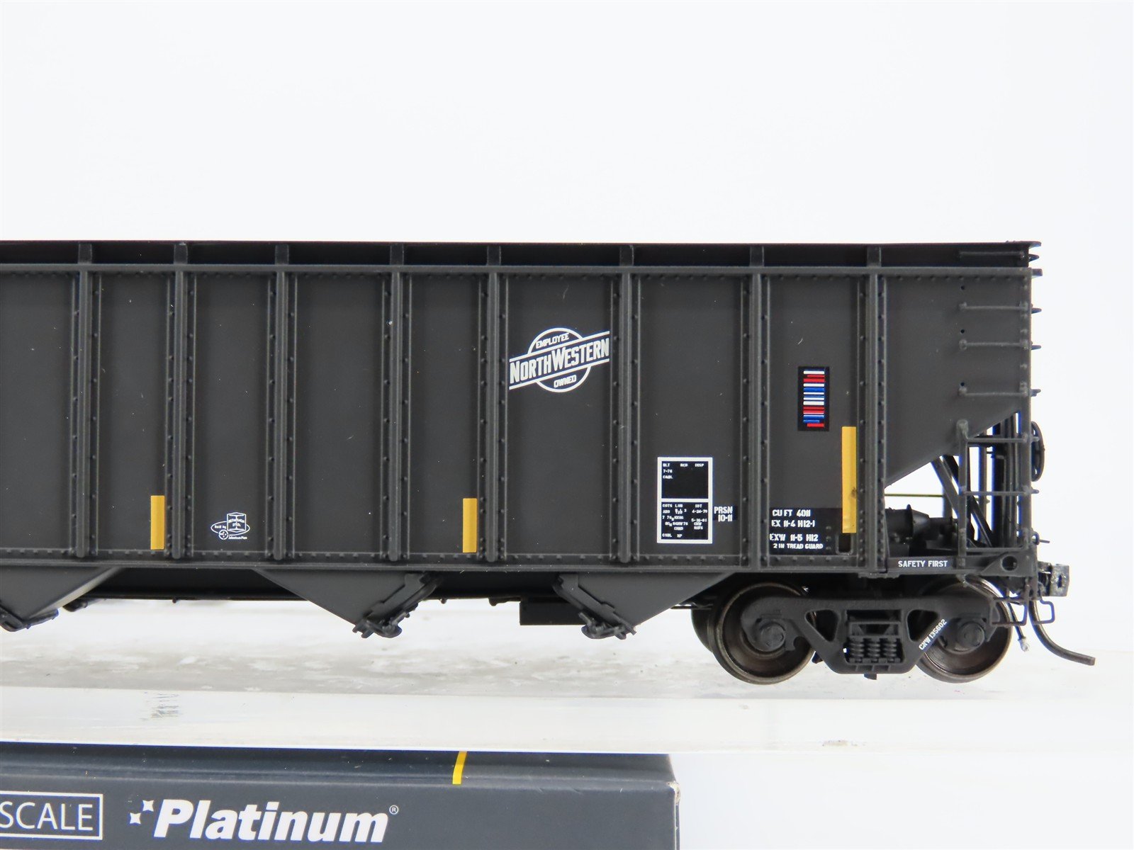 HO ExactRail EP-81554-1 CNW Railway Bethlehem 4011 4-Bay Hopper Car #135602