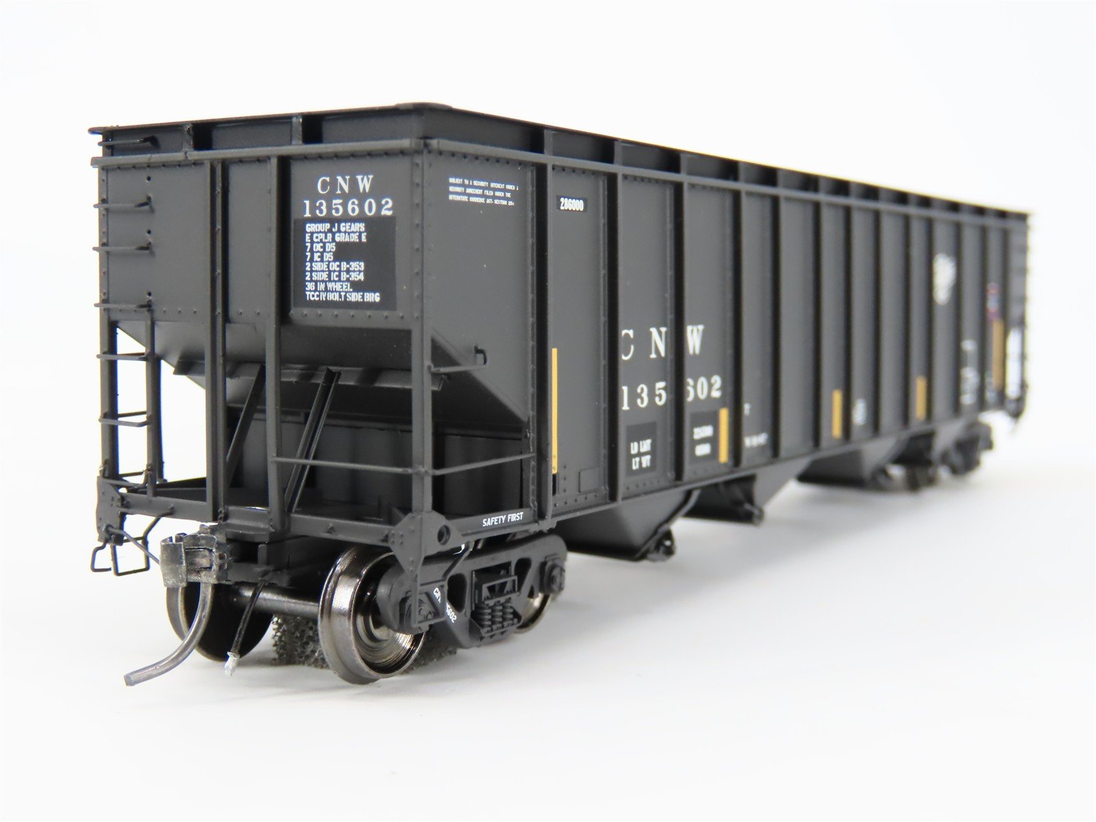 HO ExactRail EP-81554-1 CNW Railway Bethlehem 4011 4-Bay Hopper Car #135602