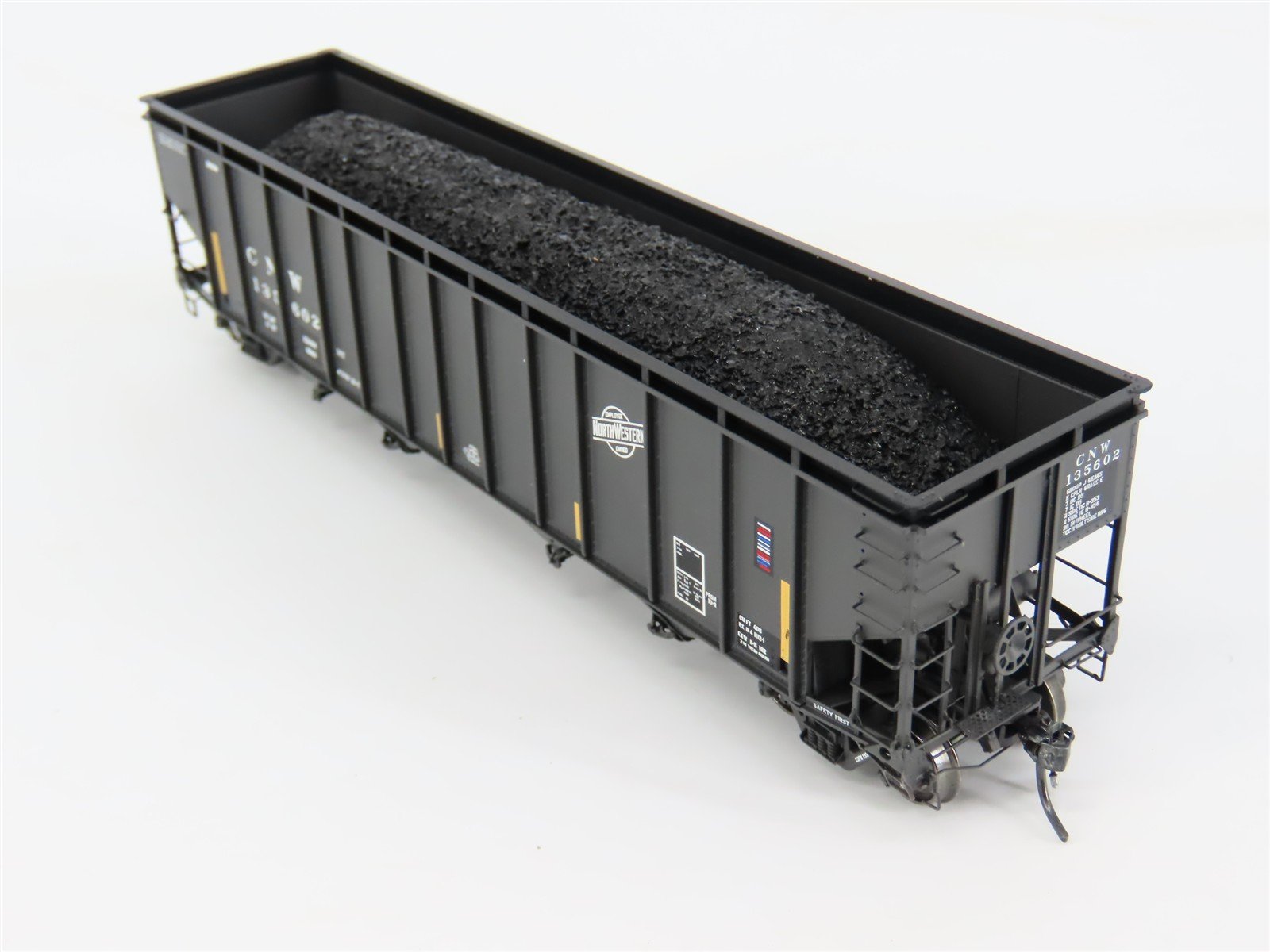 HO ExactRail EP-81554-1 CNW Railway Bethlehem 4011 4-Bay Hopper Car #135602