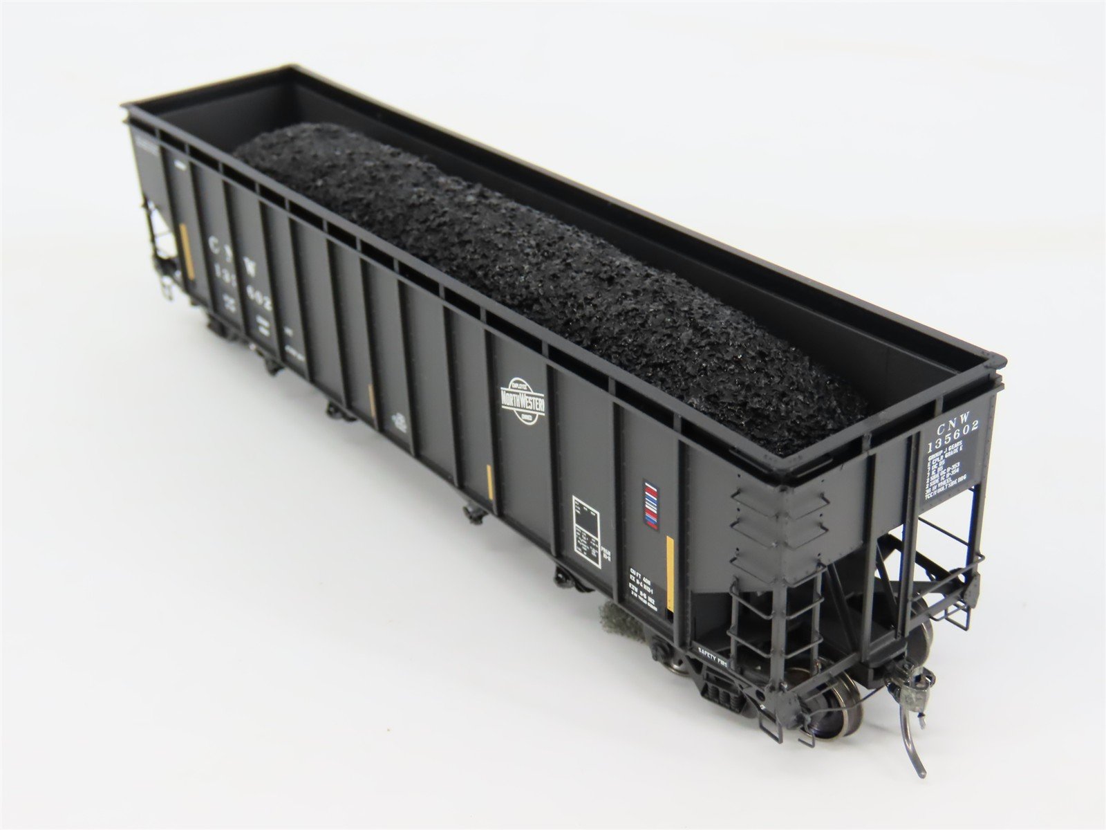 HO ExactRail EP-81554-1 CNW Railway Bethlehem 4011 4-Bay Hopper Car #135602