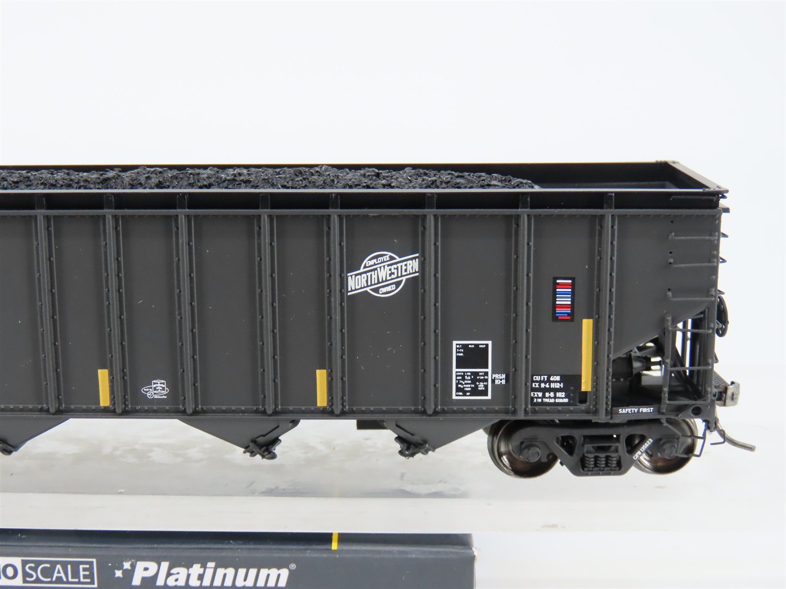 HO ExactRail EP-81554-3 CNW Railway Bethlehem 4011 4-Bay Hopper Car #135623