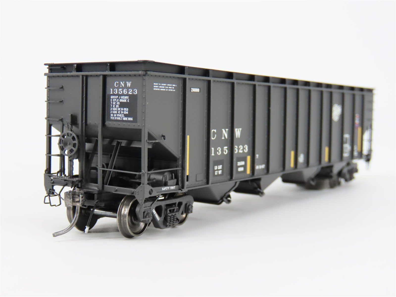HO ExactRail EP-81554-3 CNW Railway Bethlehem 4011 4-Bay Hopper Car #135623