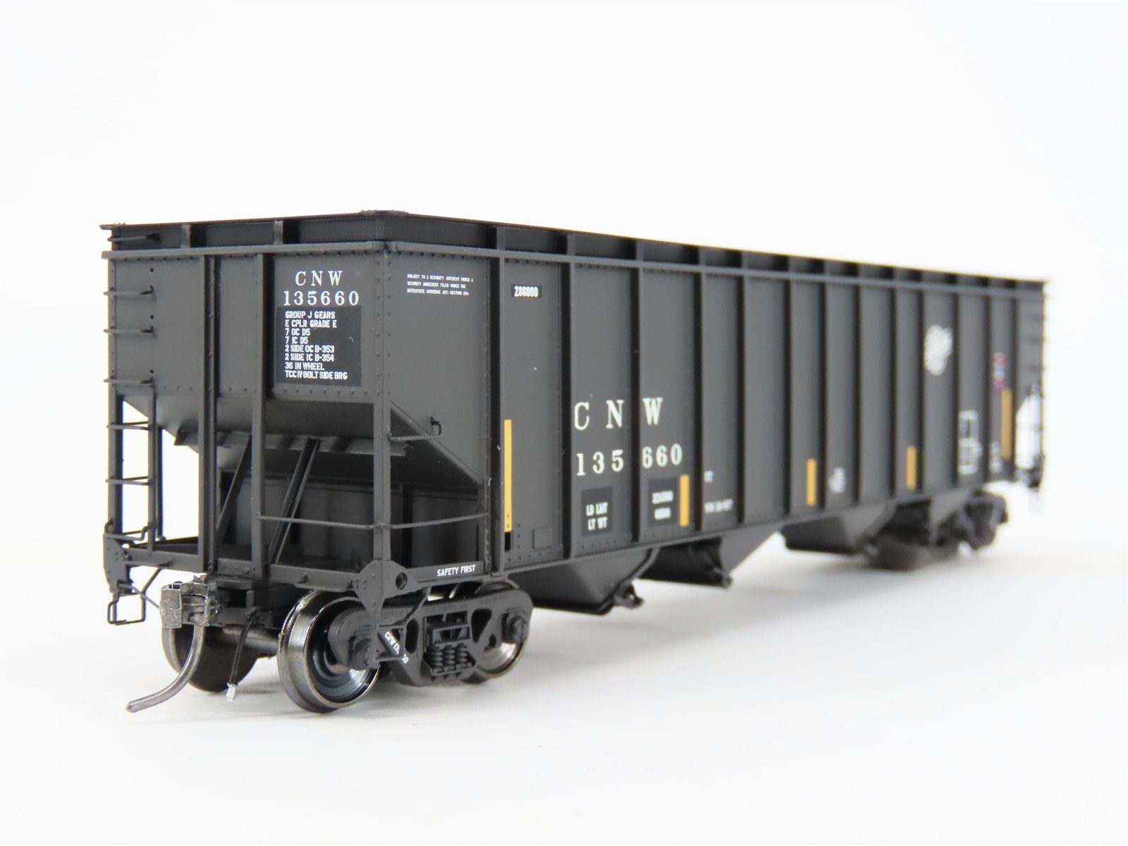 HO ExactRail EP-81554-5 CNW Railway Bethlehem 4011 4-Bay Hopper Car #135660