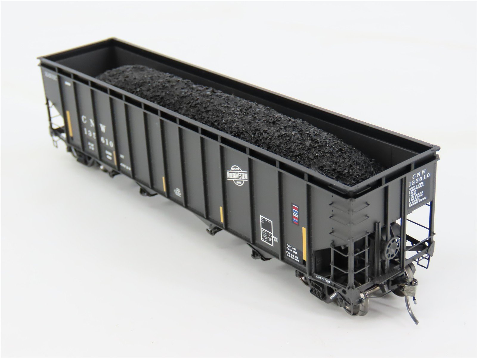 HO ExactRail EP-81554-2 CNW Railway Bethlehem 4011 4-Bay Hopper Car #135610