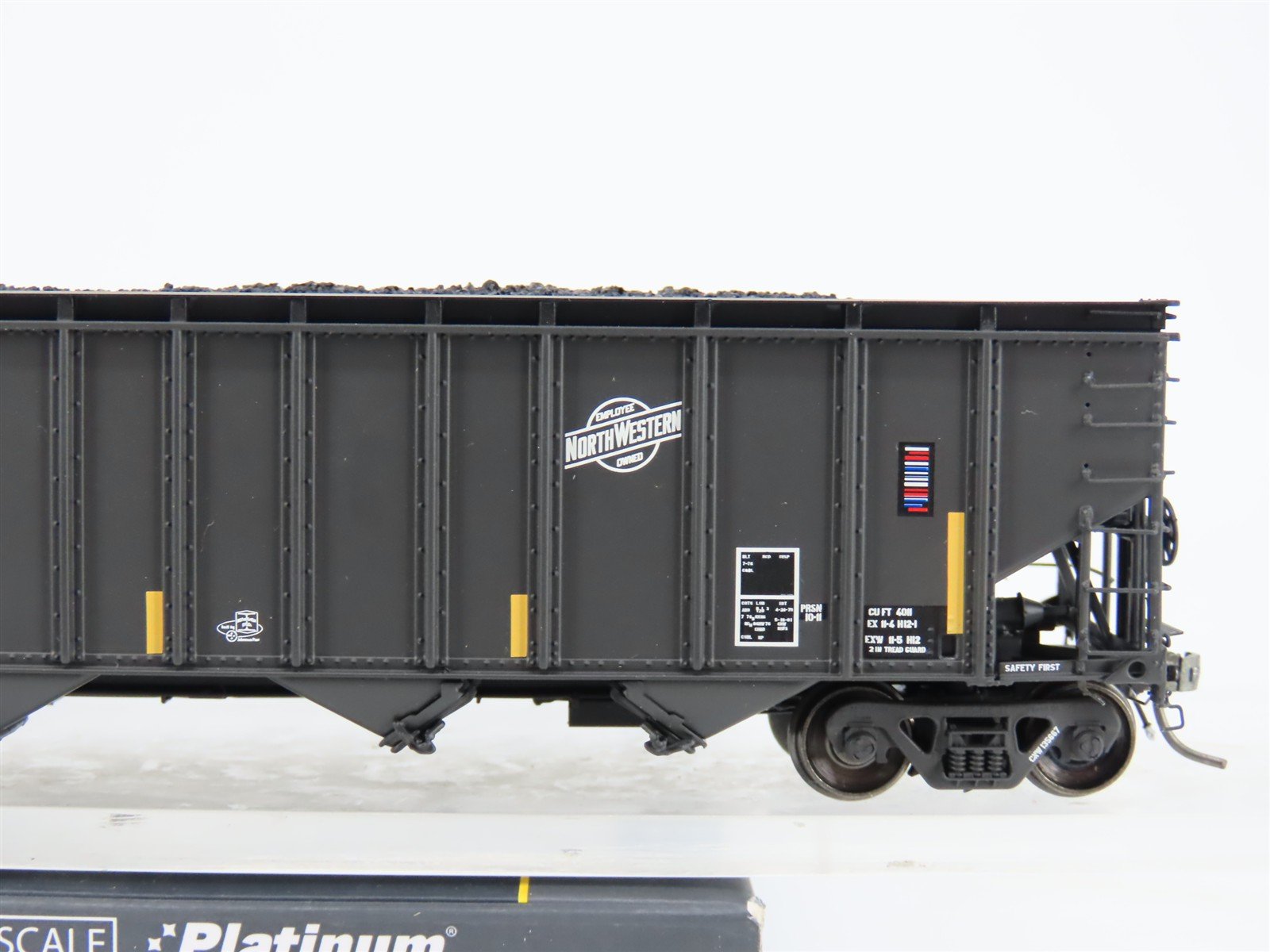 HO ExactRail EP-81554-6 CNW Railway Bethlehem 4011 4-Bay Hopper Car #135667