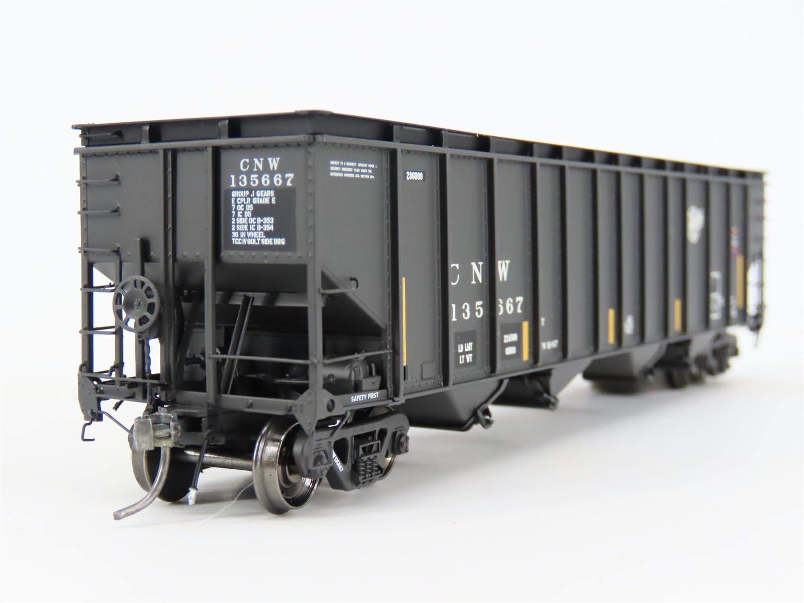 HO ExactRail EP-81554-6 CNW Railway Bethlehem 4011 4-Bay Hopper Car #135667