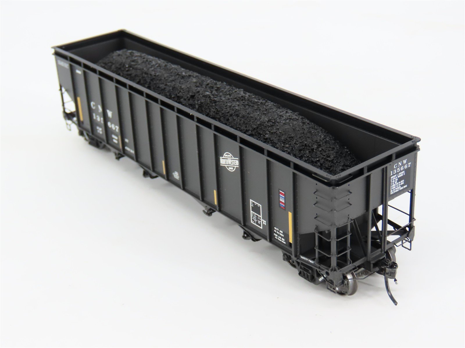 HO ExactRail EP-81554-6 CNW Railway Bethlehem 4011 4-Bay Hopper Car #135667