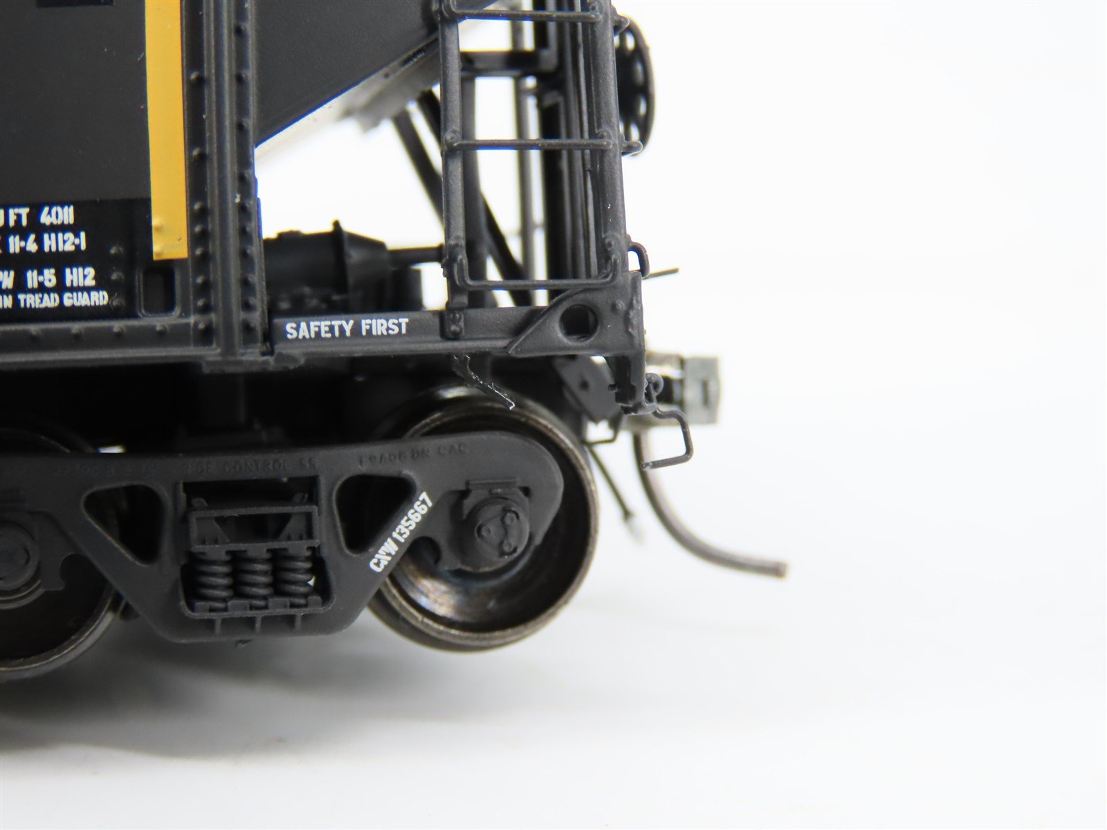 HO ExactRail EP-81554-6 CNW Railway Bethlehem 4011 4-Bay Hopper Car #135667