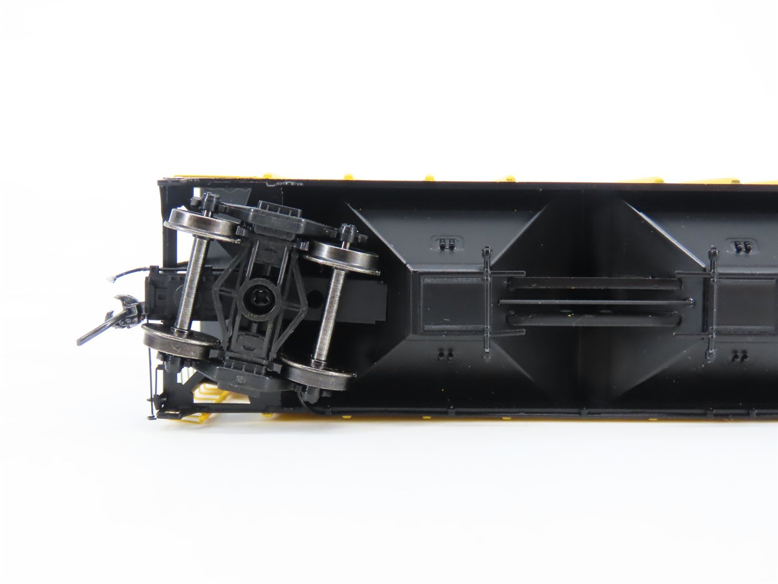 HO Scale ExactRail EP-80198-2 TLDX Cargill PS-2CD 4427 Covered Hopper Car #2827