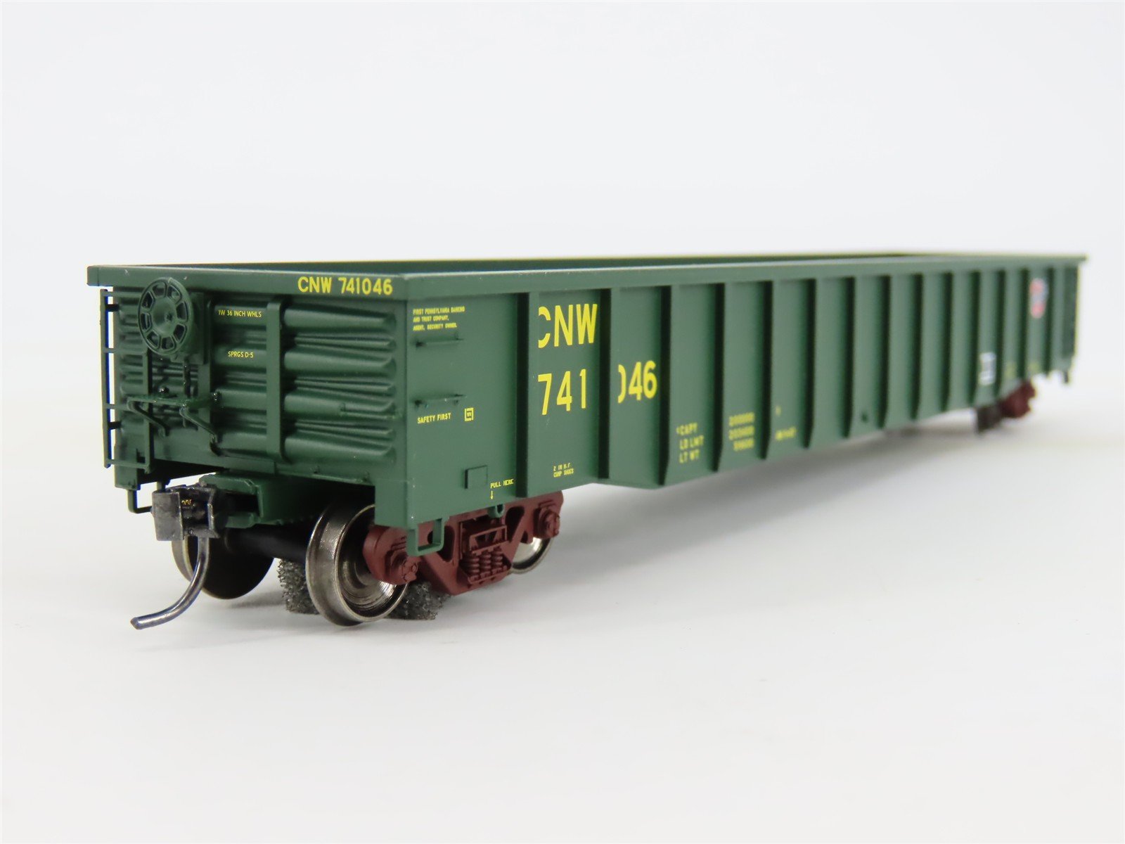 HO Scale ExactRail EE-1904-4 CNW Railway Thrall 2244 Gondola Car #741046