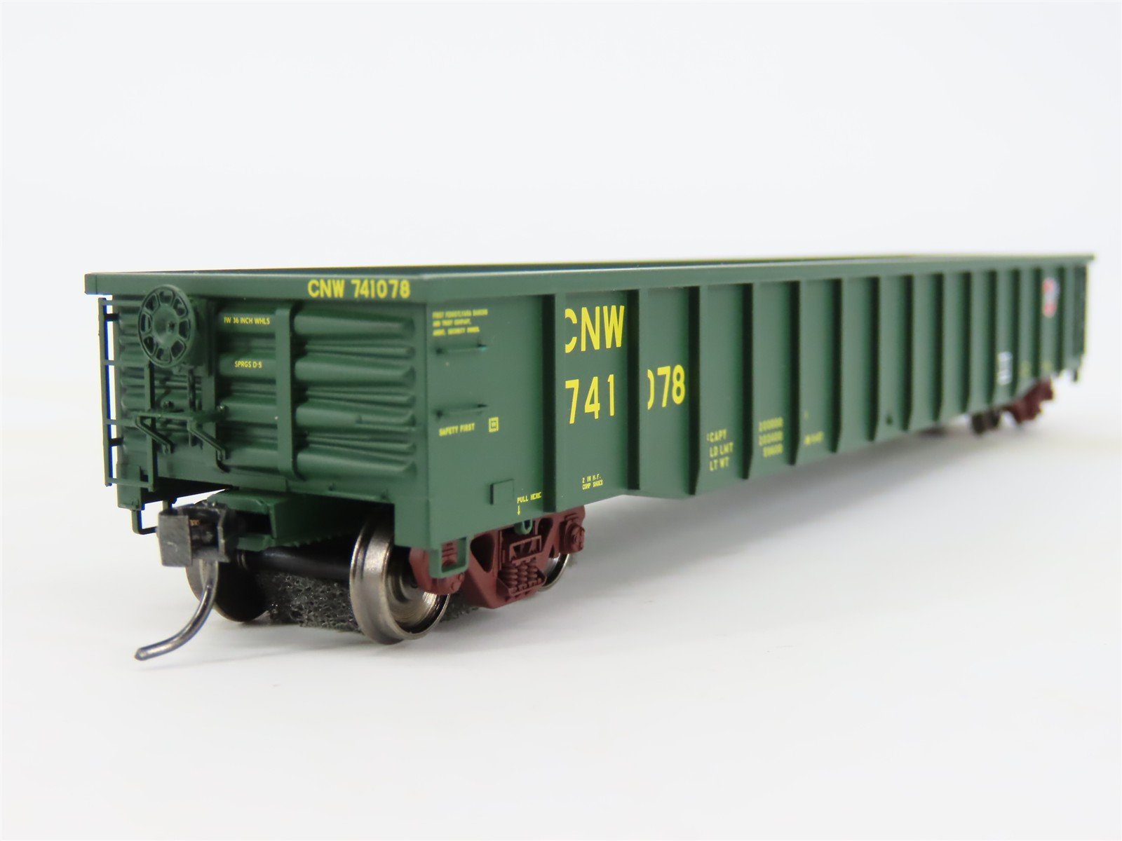 HO Scale ExactRail EE-1904-5 CNW Railway Thrall 2244 Gondola Car #741078