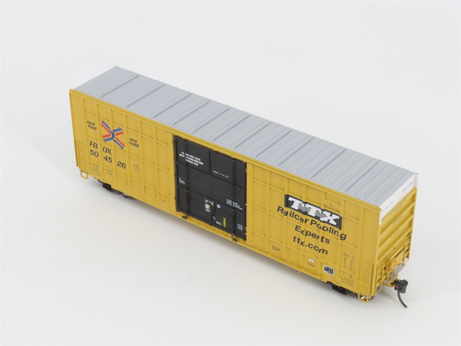 HO Scale ExactRail Evolution Series EE-1401-30 FBOX TTX Plug Door Boxcar #504526