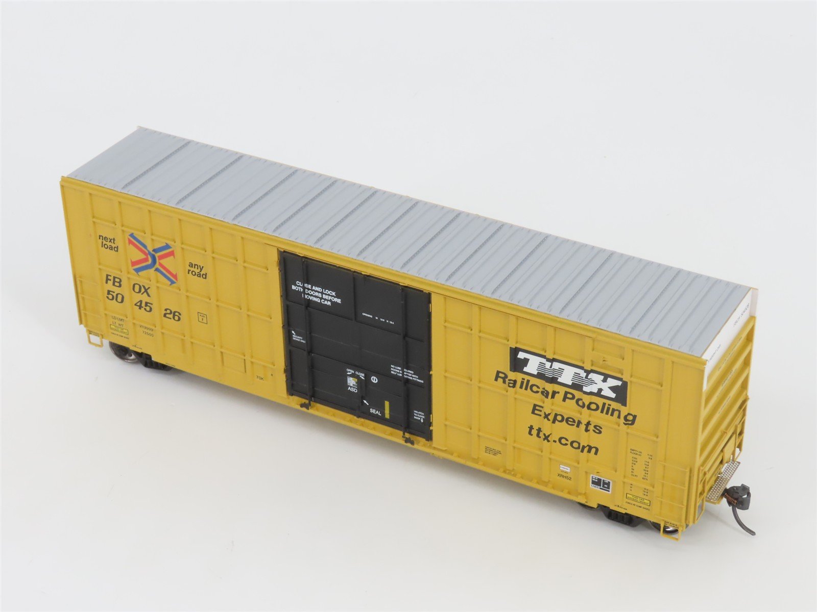 HO Scale ExactRail Evolution Series EE-1401-30 FBOX TTX Plug Door Boxcar #504526