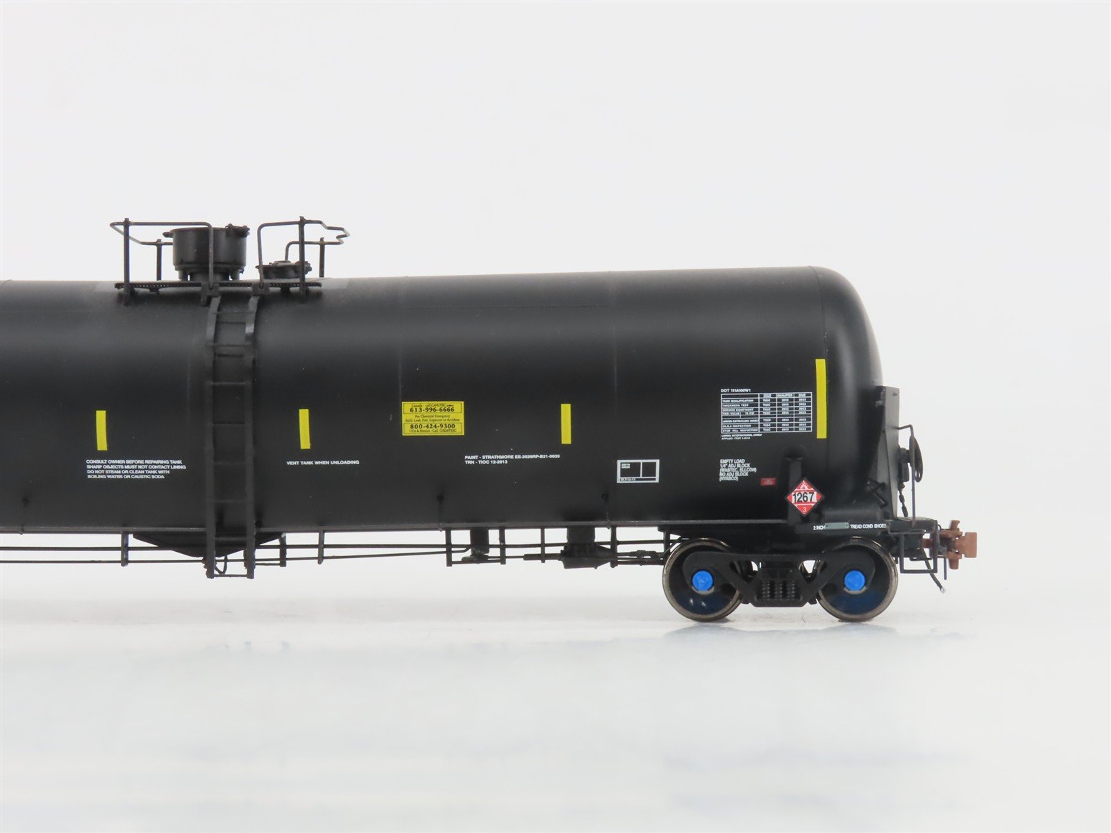 HO Scaletrains.com Rivet Counter SXT30167 SCMX Shell Oil 31K Gal. Tank Car #6111
