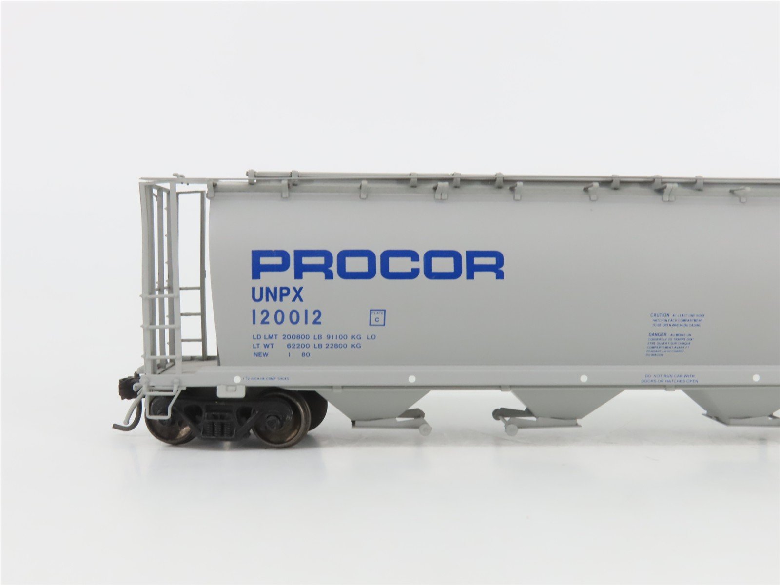 HO Scale InterMountain PWRS 1015F UNPX Procor 4-Bay Covered Hopper #120012
