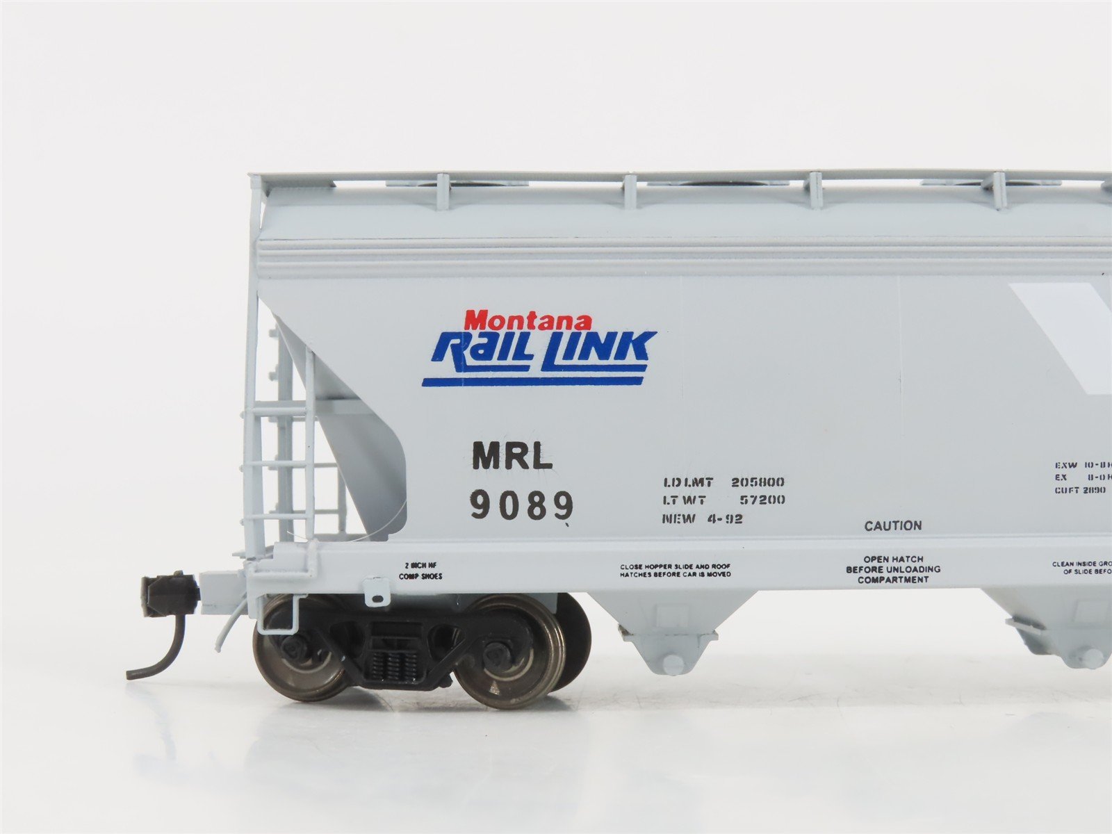 HO InterMountain PWRS 1055F MRL Montana Rail Link 2-Bay Hopper #9089 w/ Graffiti