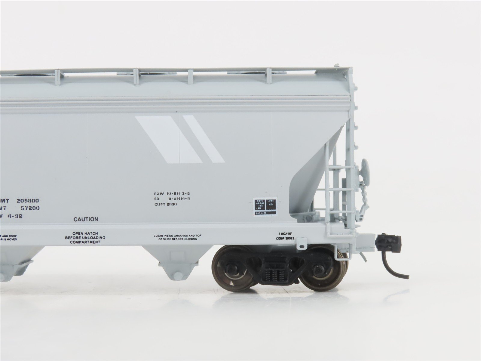 HO InterMountain PWRS 1055F MRL Montana Rail Link 2-Bay Hopper #9089 w/ Graffiti