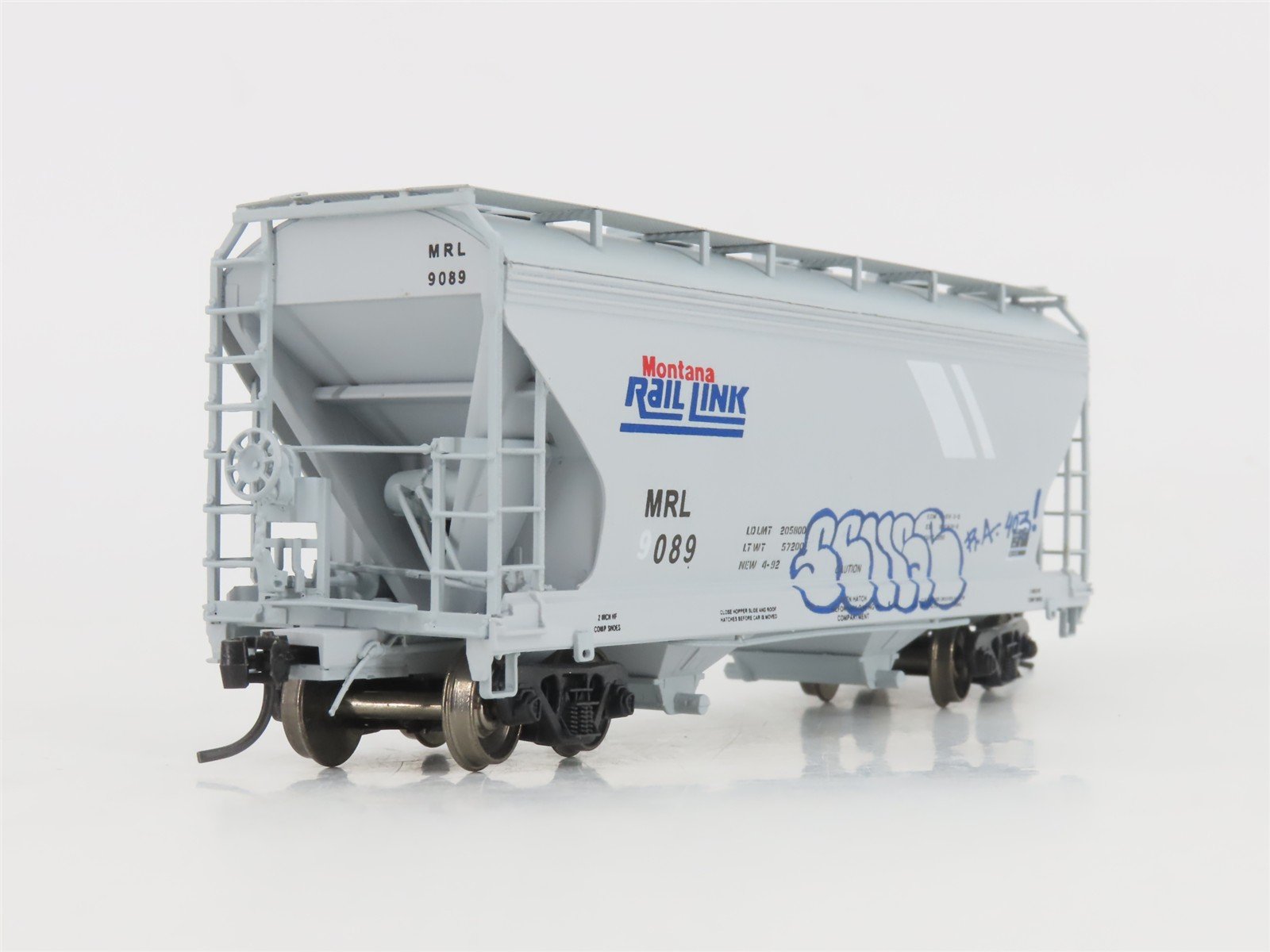HO InterMountain PWRS 1055F MRL Montana Rail Link 2-Bay Hopper #9089 w/ Graffiti