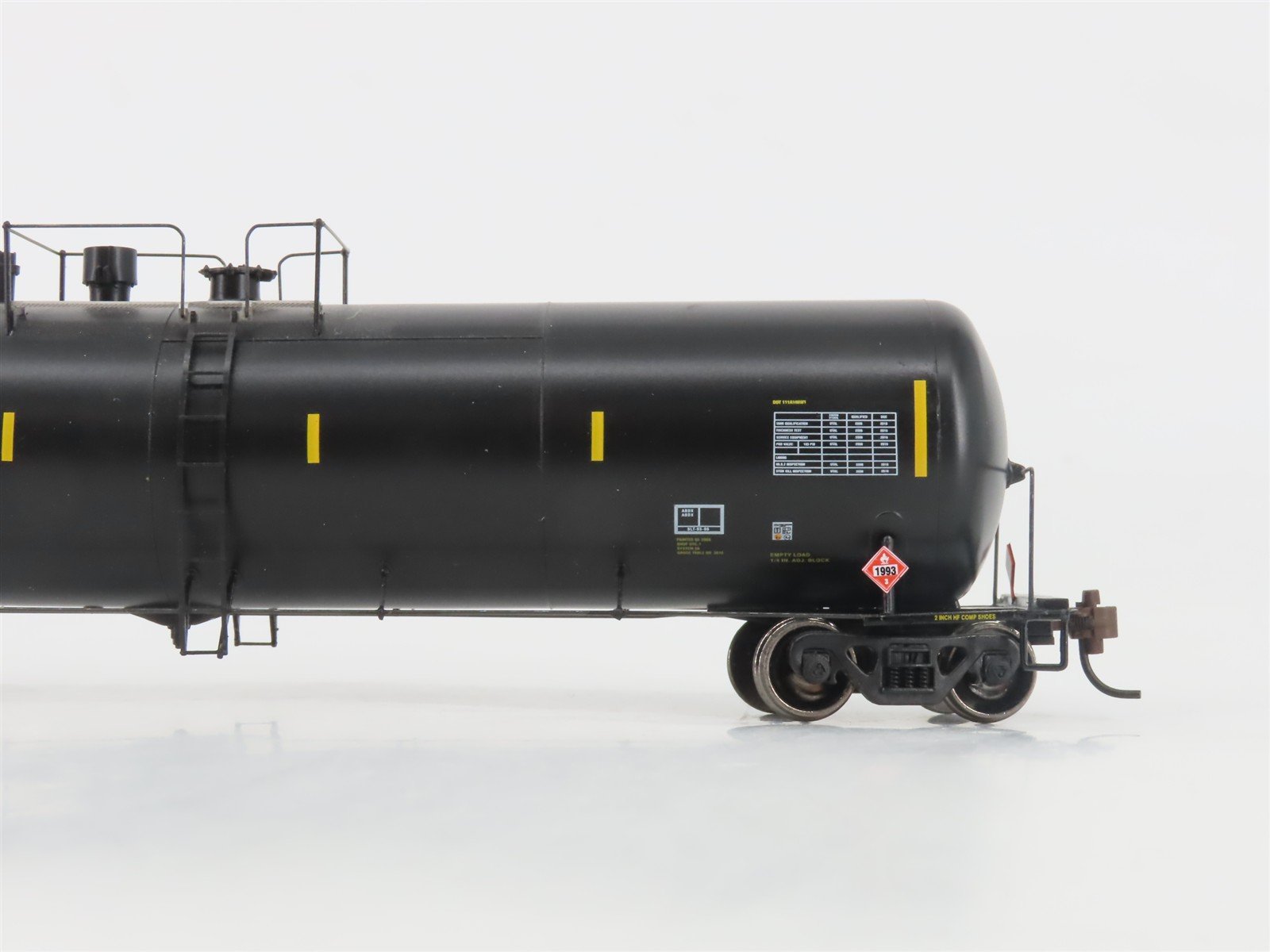 HO Scale Athearn 94252 UTLX 30K Gallon Ethanol Tank Car #205688