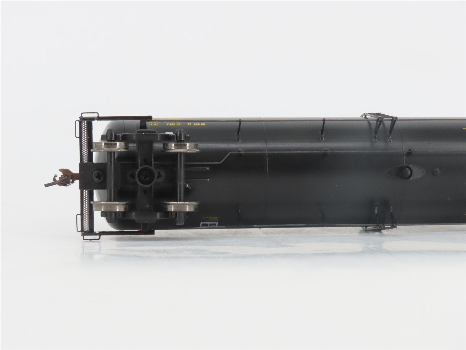 HO Scale Athearn 94252 UTLX 30K Gallon Ethanol Tank Car #205688