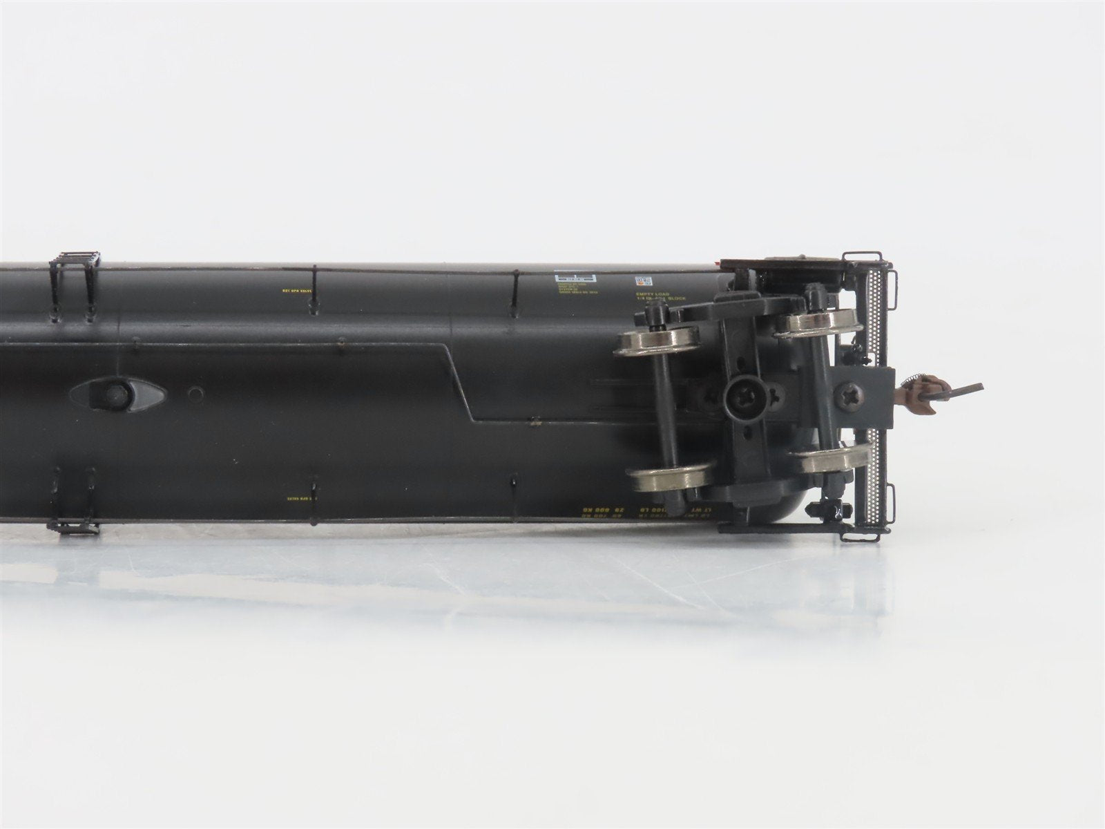 HO Scale Athearn 94252 UTLX 30K Gallon Ethanol Tank Car #205688