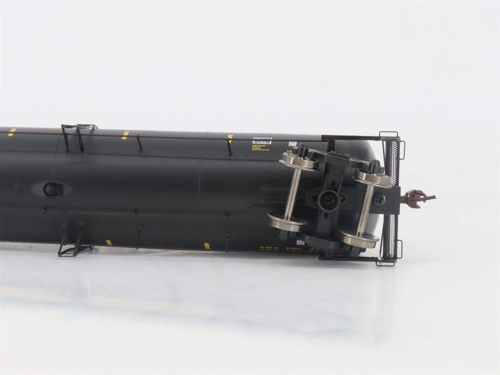 HO Scale Athearn 93893 UTLX Eco-Energy 30K Gallon Ethanol Tank Car #204411