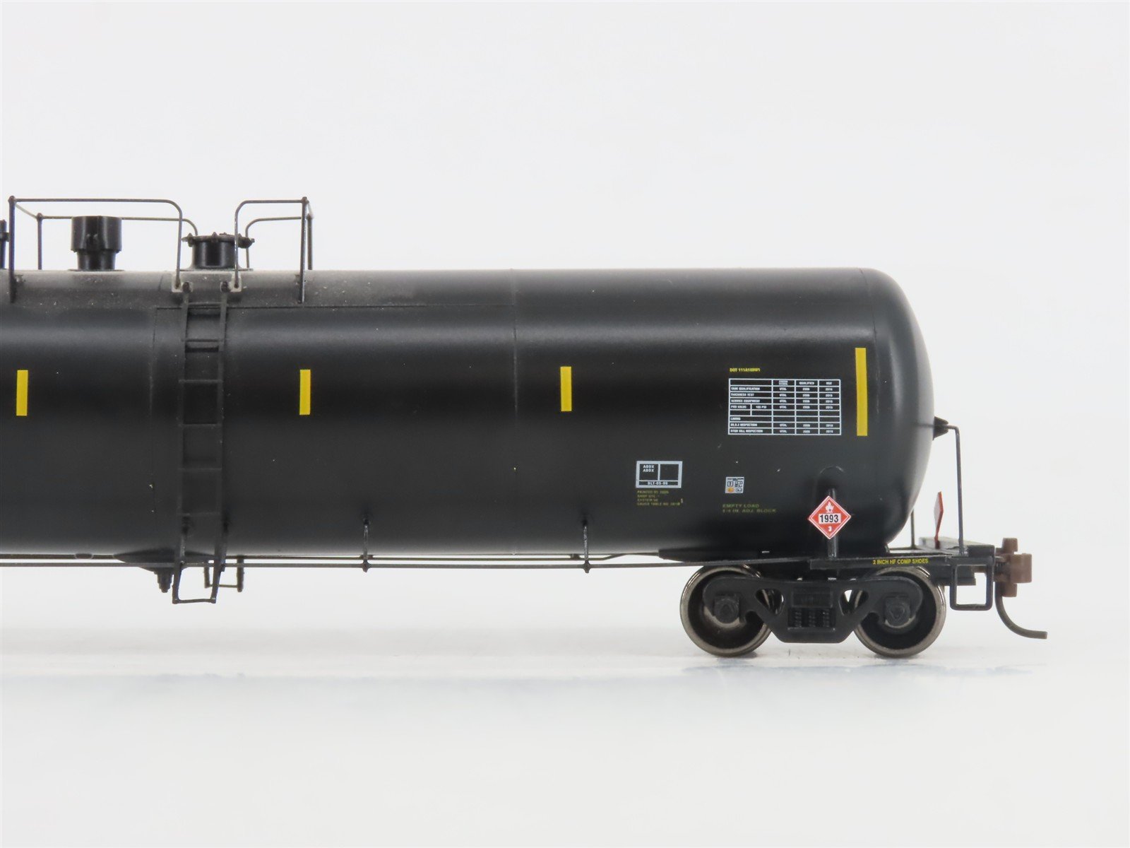 HO Scale Athearn 94251 UTLX 30K Gallon Ethanol Tank Car #205400