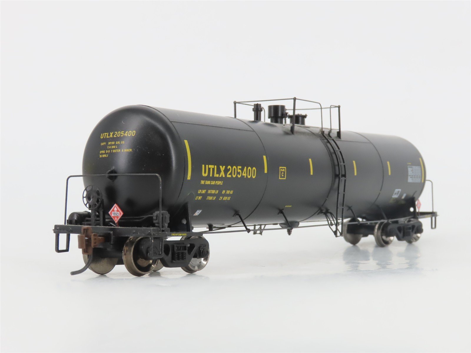 HO Scale Athearn 94251 UTLX 30K Gallon Ethanol Tank Car #205400