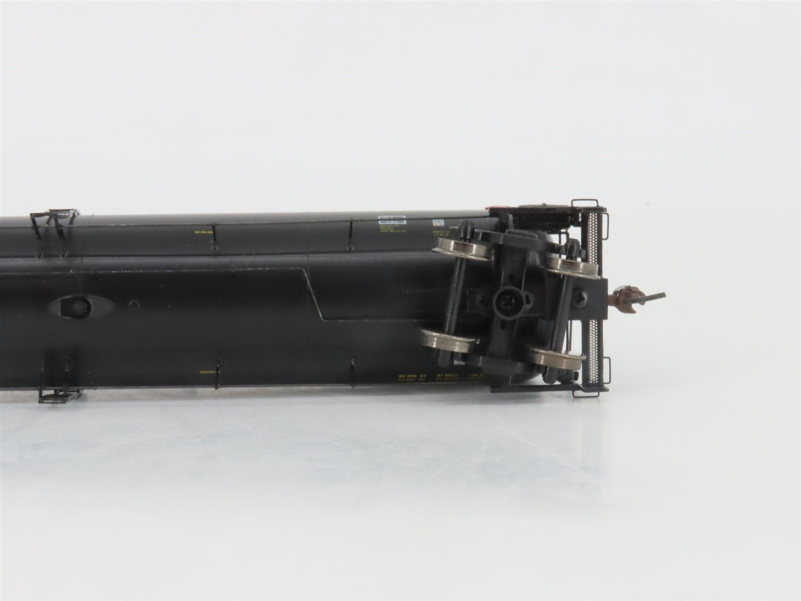 HO Scale Athearn 94251 UTLX 30K Gallon Ethanol Tank Car #205400