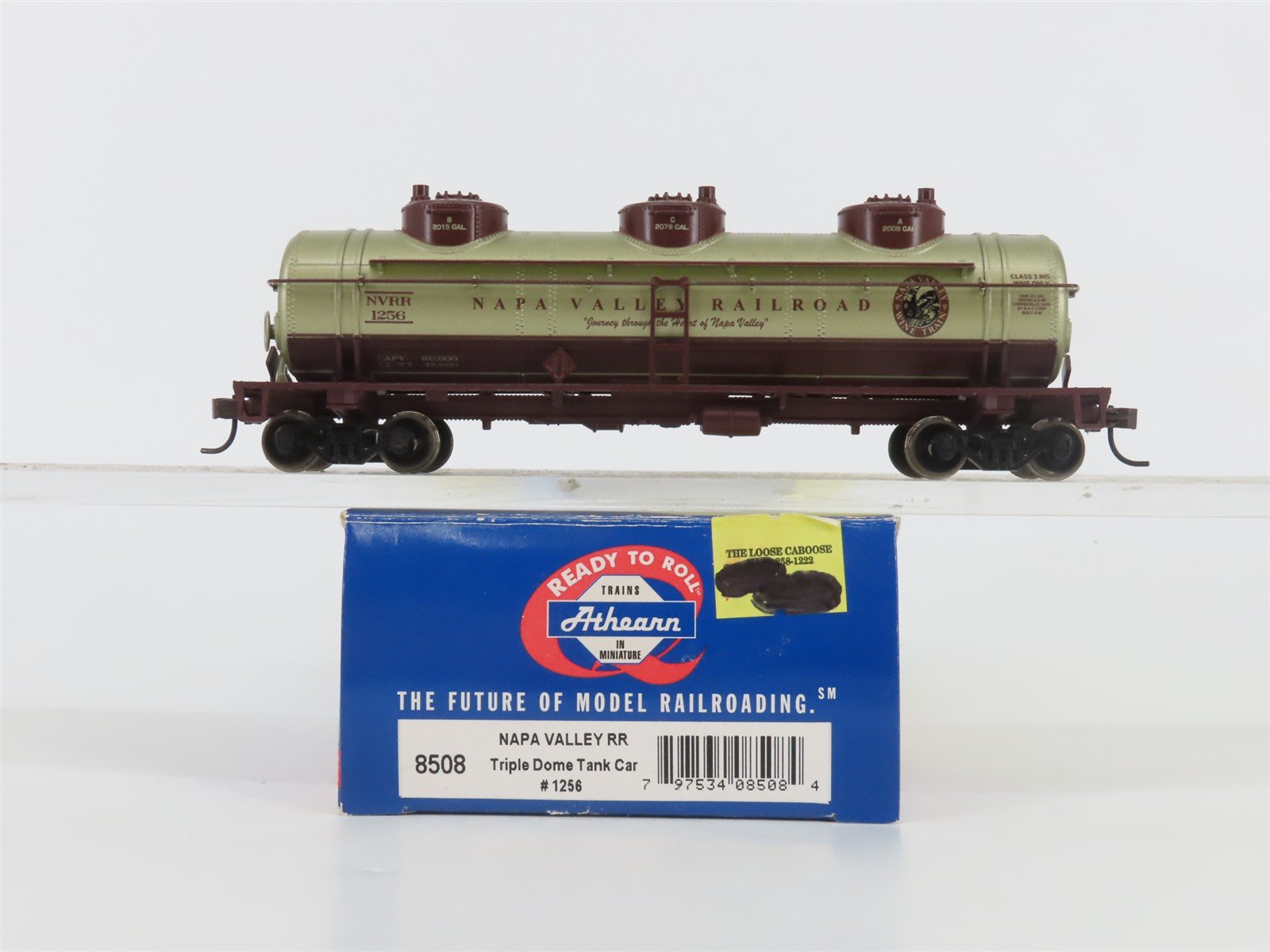 HO Scale Athearn 8508 NVRR Napa Valley Wine Train 3-Dome Tank Car #1256