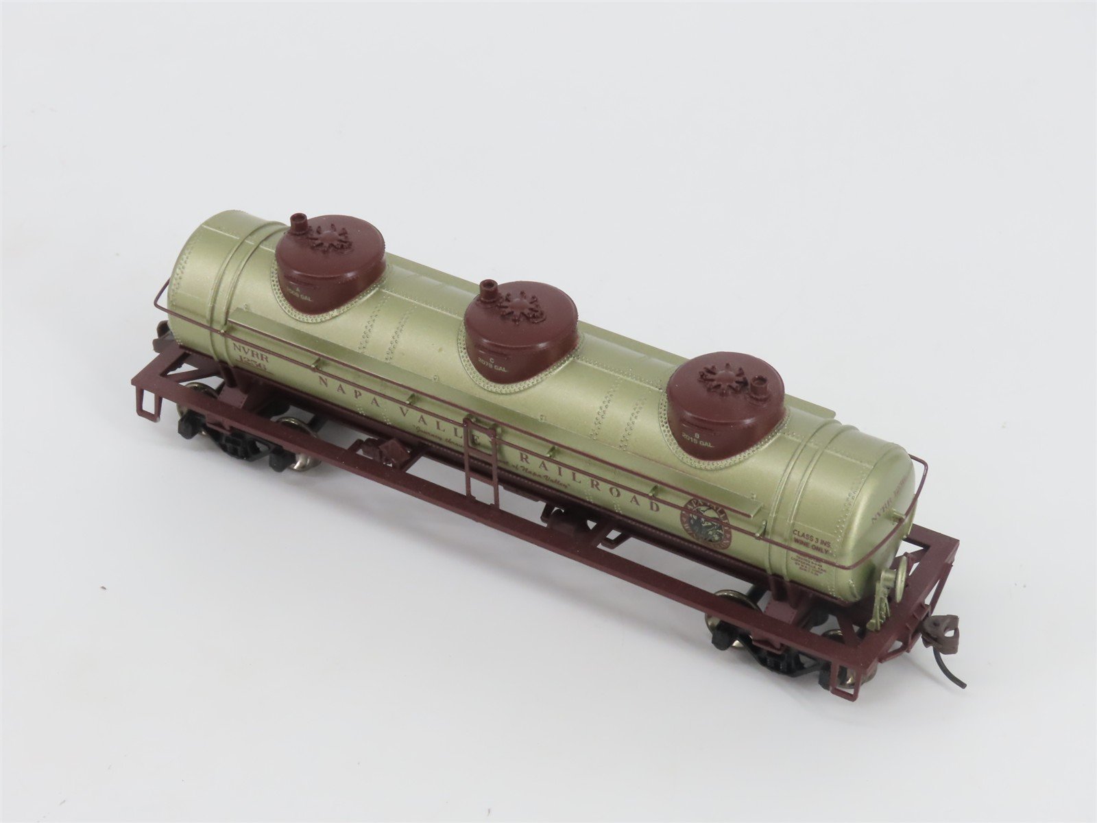 HO Scale Athearn 8508 NVRR Napa Valley Wine Train 3-Dome Tank Car #1256