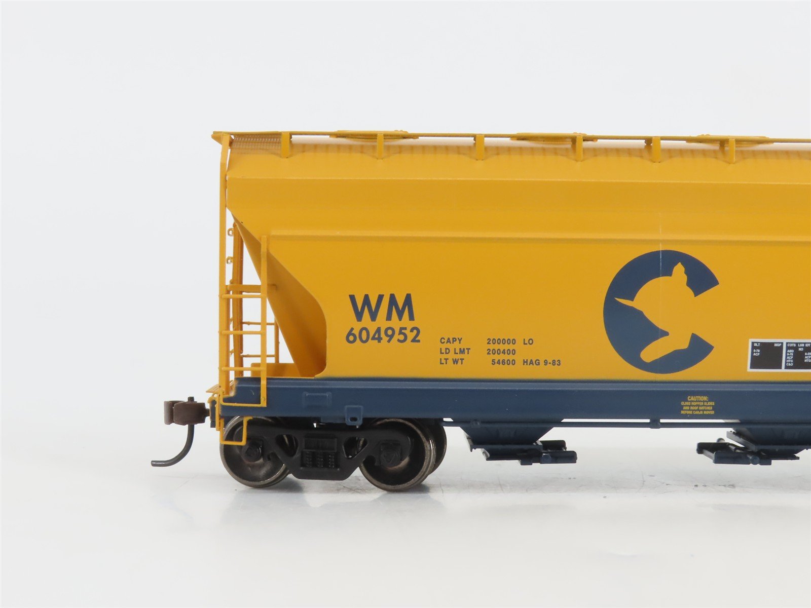 HO Scale Athearn 93935 WM Chessie System ACF 2970 2-Bay Covered Hopper #604952