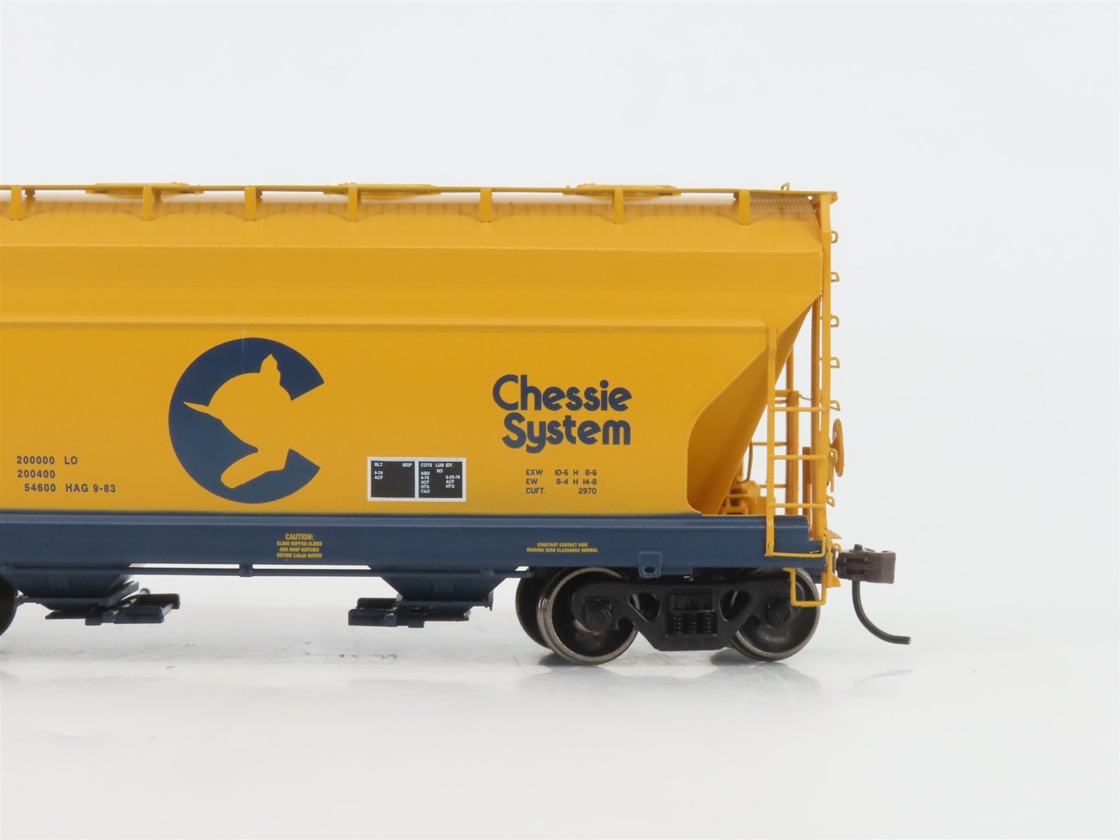 HO Scale Athearn 93935 WM Chessie System ACF 2970 2-Bay Covered Hopper #604952