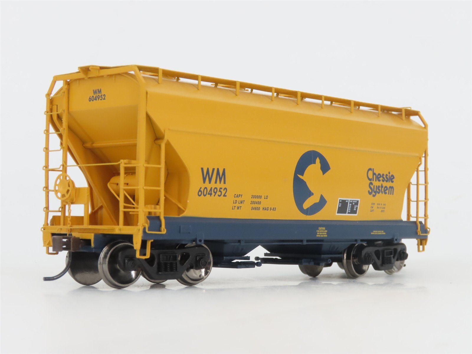 HO Scale Athearn 93935 WM Chessie System ACF 2970 2-Bay Covered Hopper #604952