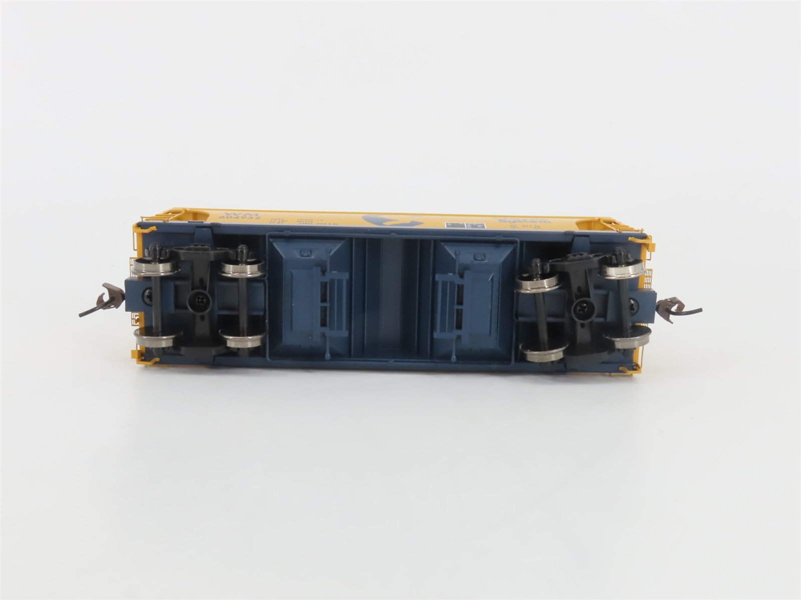 HO Scale Athearn 93935 WM Chessie System ACF 2970 2-Bay Covered Hopper #604952