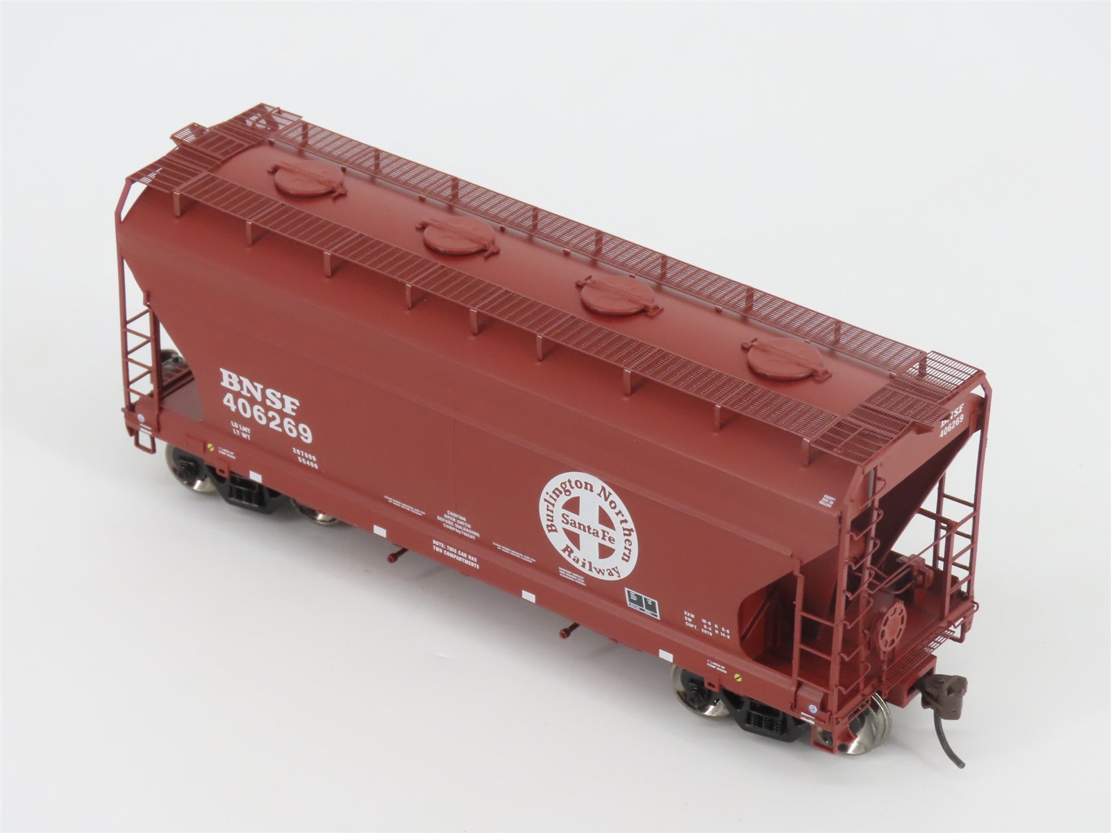 HO Scale Athearn 93921 BNSF Railway ACF 2970 2-Bay Covered Hopper #406269