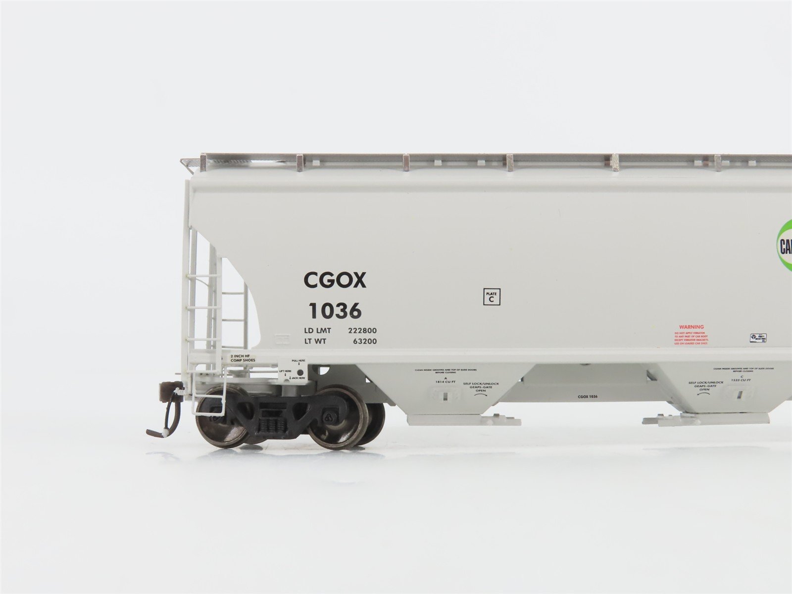HO Scale Athearn Genesis G4255 CGOX Cargill #1 3-Bay Covered Hopper #1036