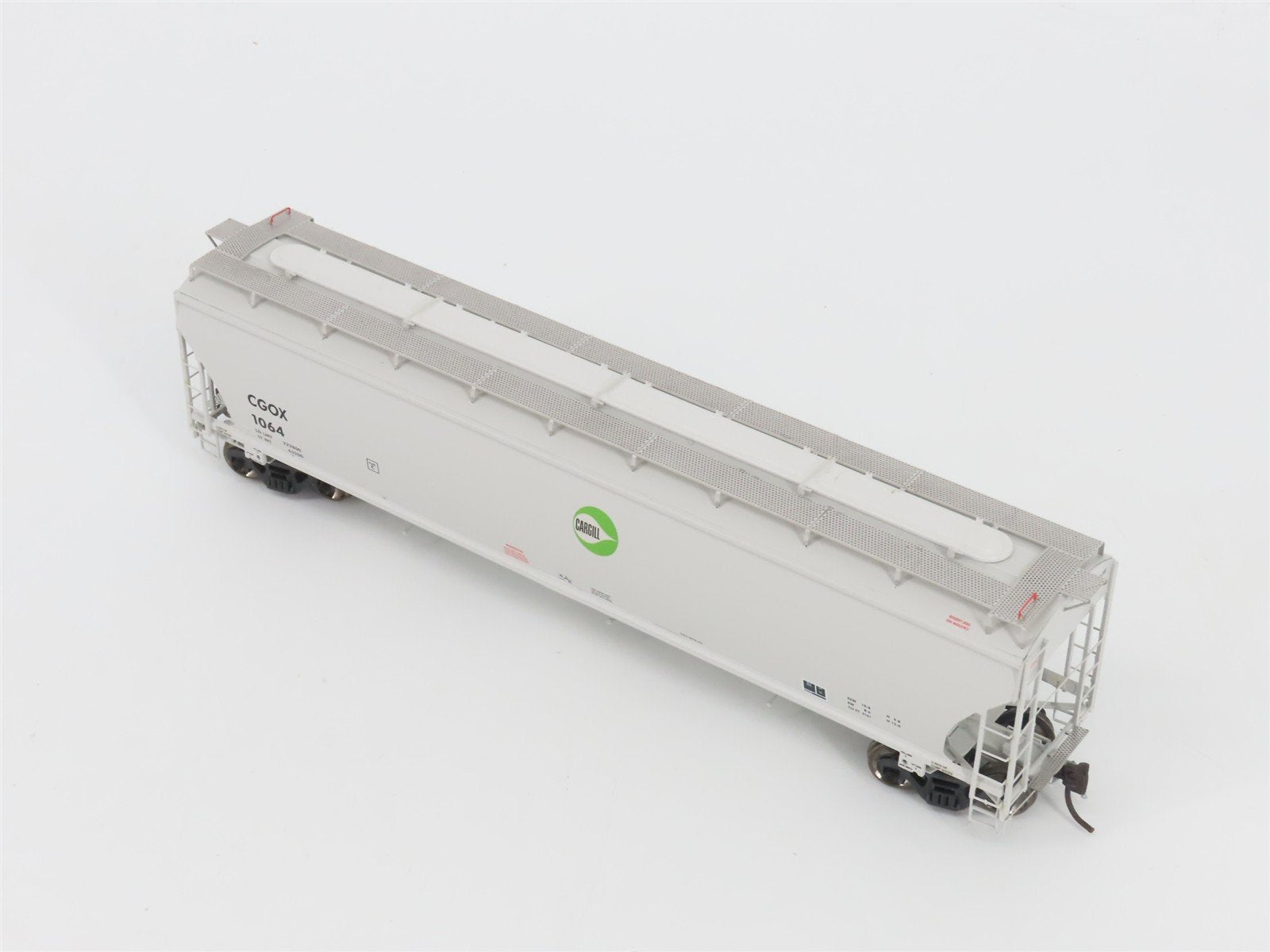 HO Scale Athearn Genesis G4256 CGOX Cargill #2 3-Bay Covered Hopper #1064