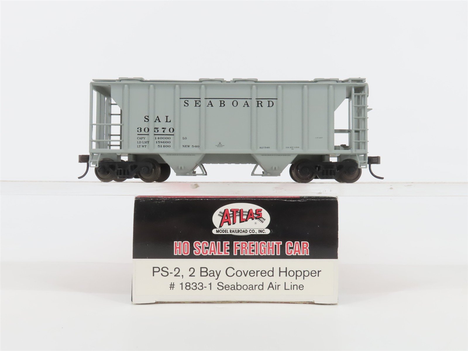 HO Scale Atlas 1833-1 SAL Seaboard Air Line 2-Bay Covered Hopper #30570