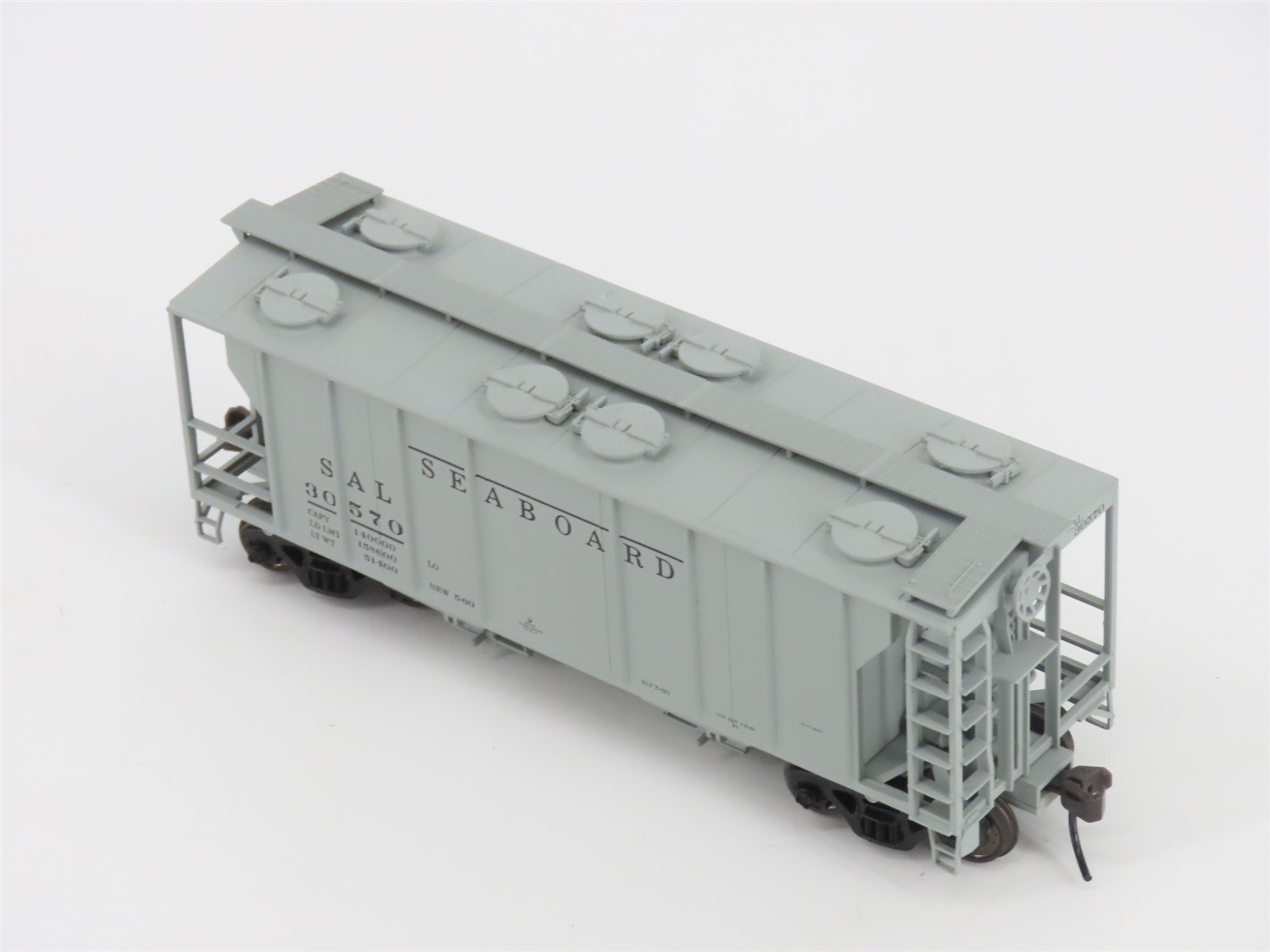 HO Scale Atlas 1833-1 SAL Seaboard Air Line 2-Bay Covered Hopper #30570