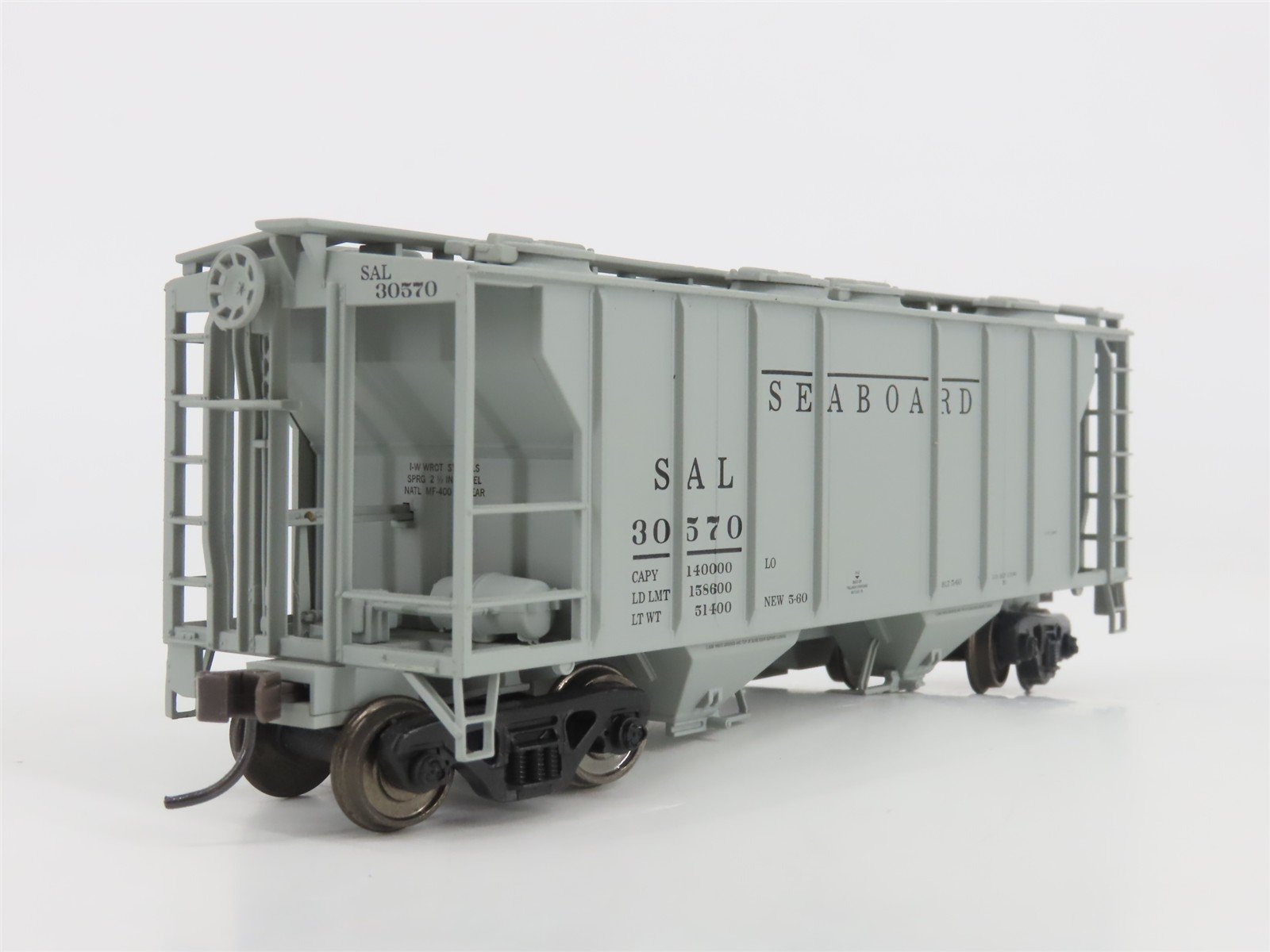 HO Scale Atlas 1833-1 SAL Seaboard Air Line 2-Bay Covered Hopper #30570
