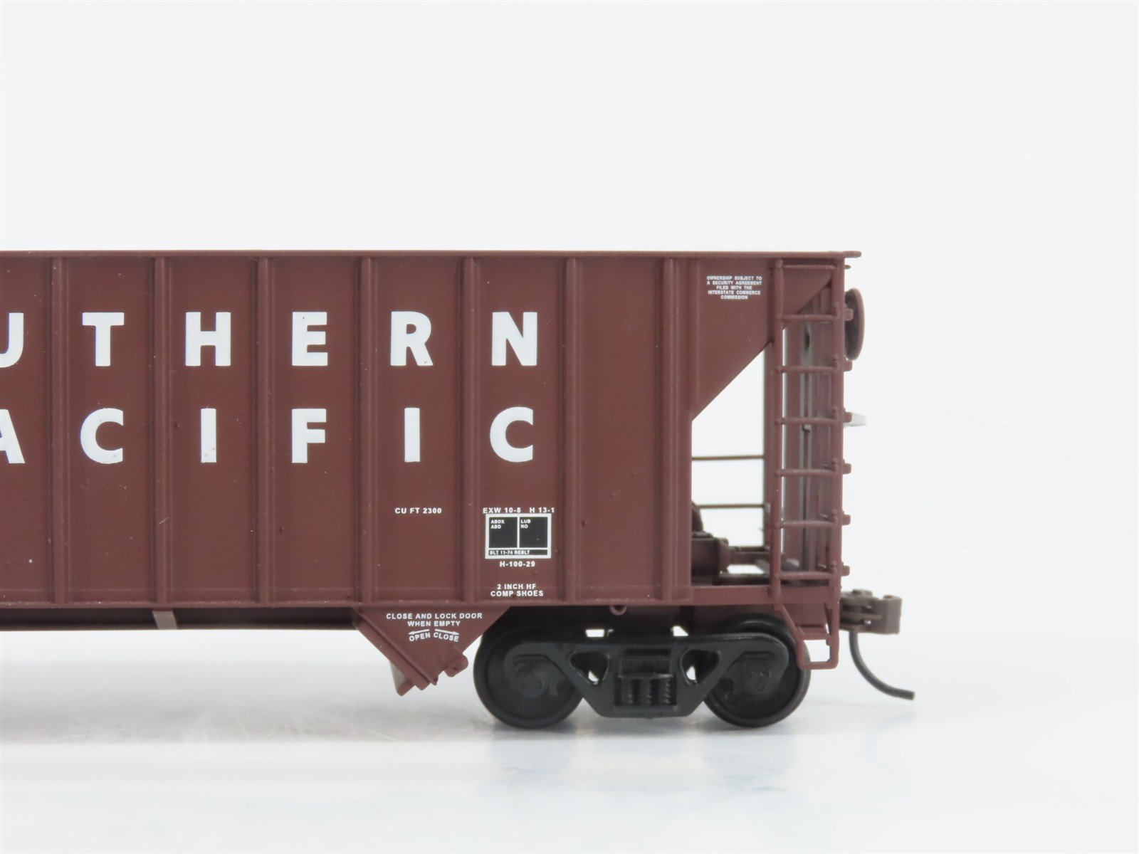 HO Scale Walthers 932-27403 SP Southern Pacific 2-Bay Open Hopper 2-Pack