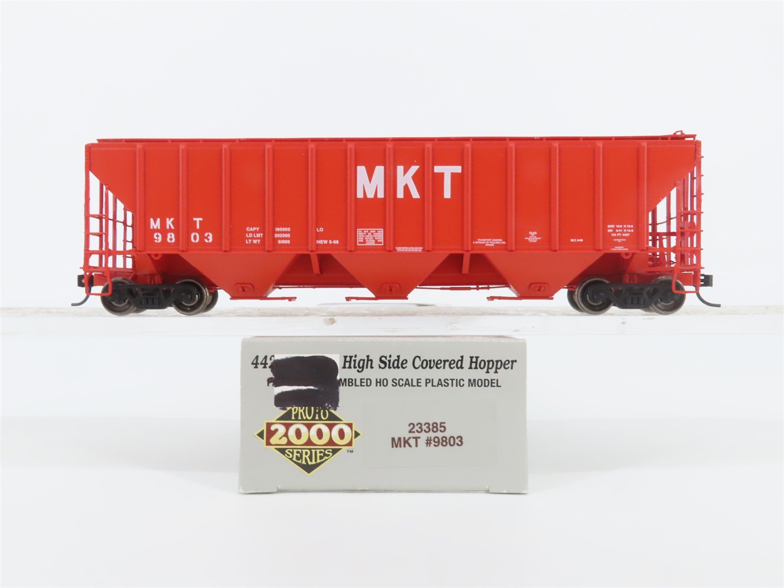 HO Scale Life-Like Proto 2000 Series 23385 MKT 3-Bay Covered Hopper #9803