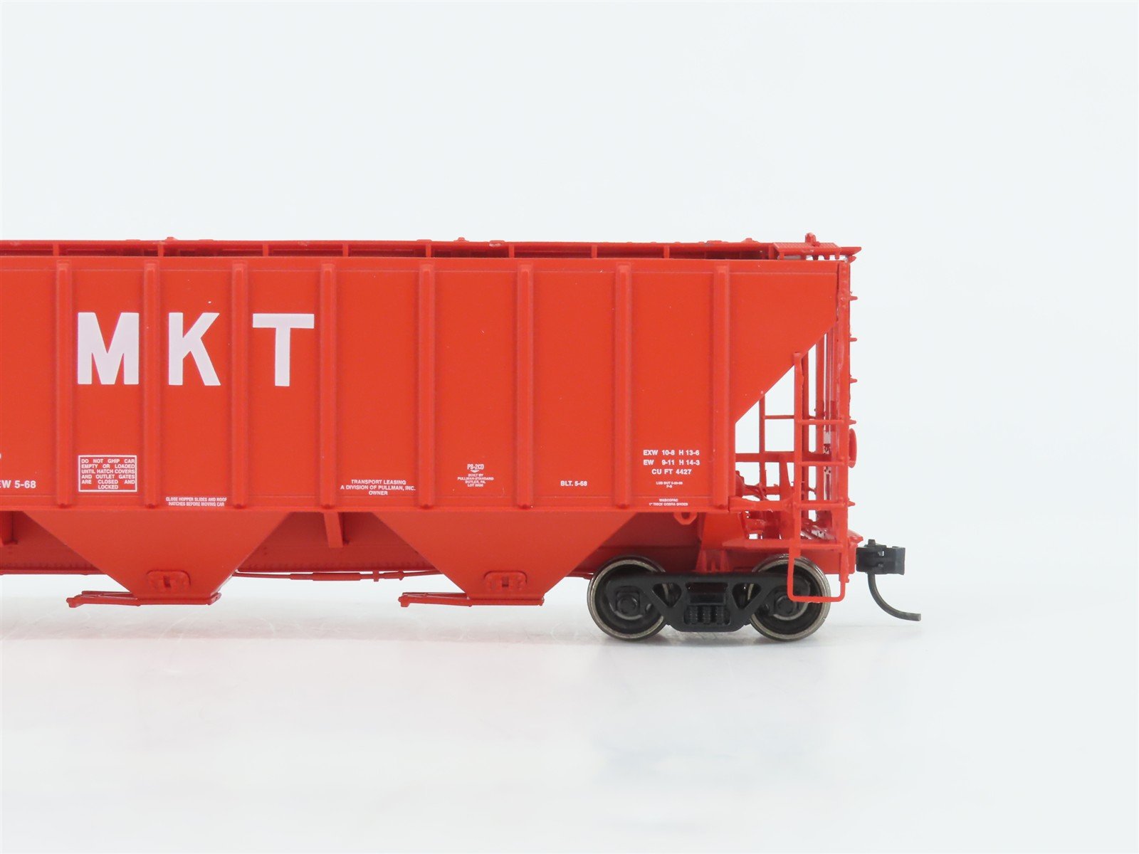 HO Scale Life-Like Proto 2000 Series 23385 MKT 3-Bay Covered Hopper #9803