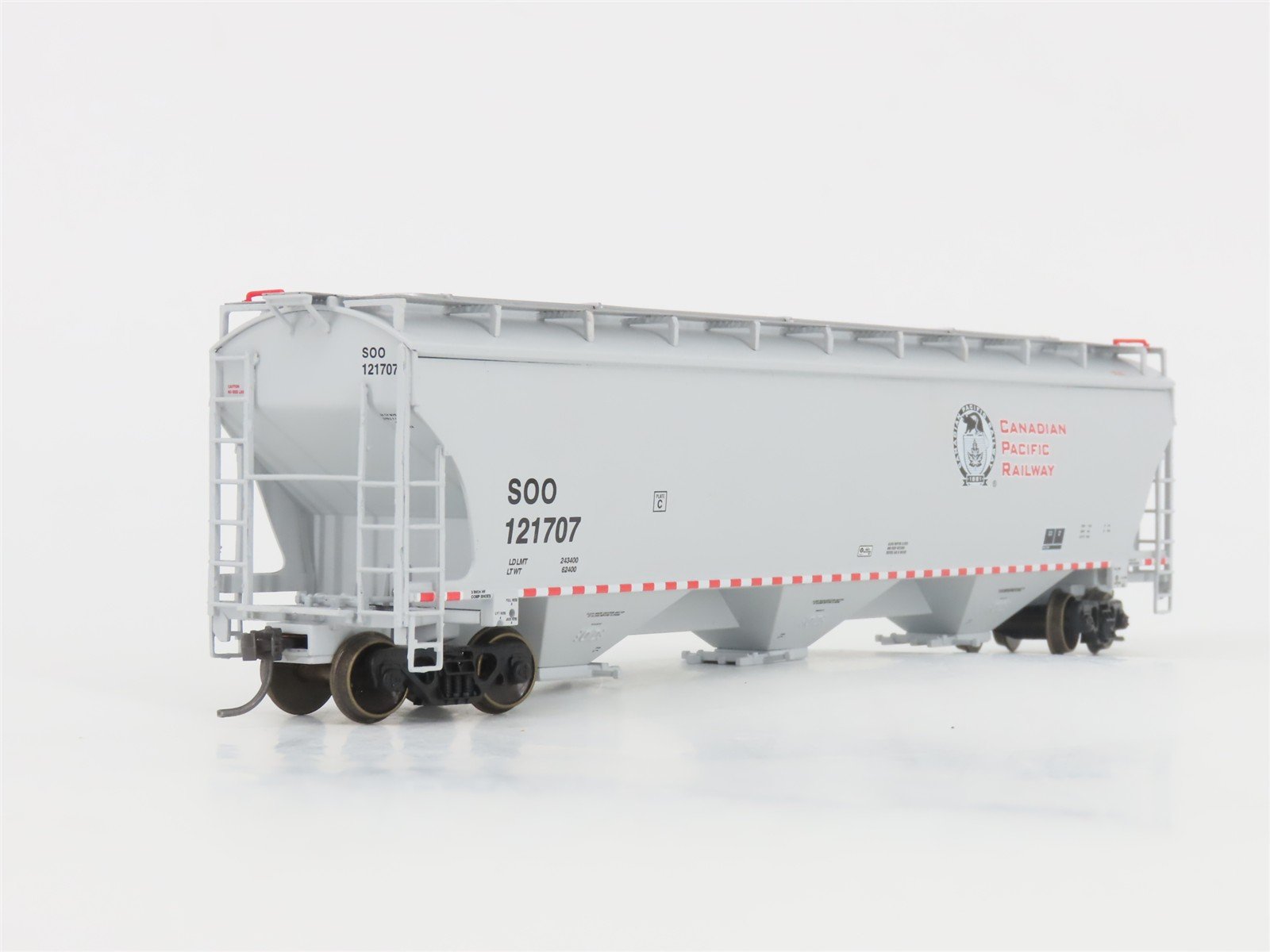 HO LBF Company Gold Series 2112 SOO/CP Canadian Pacific 3-Bay Hopper #121707