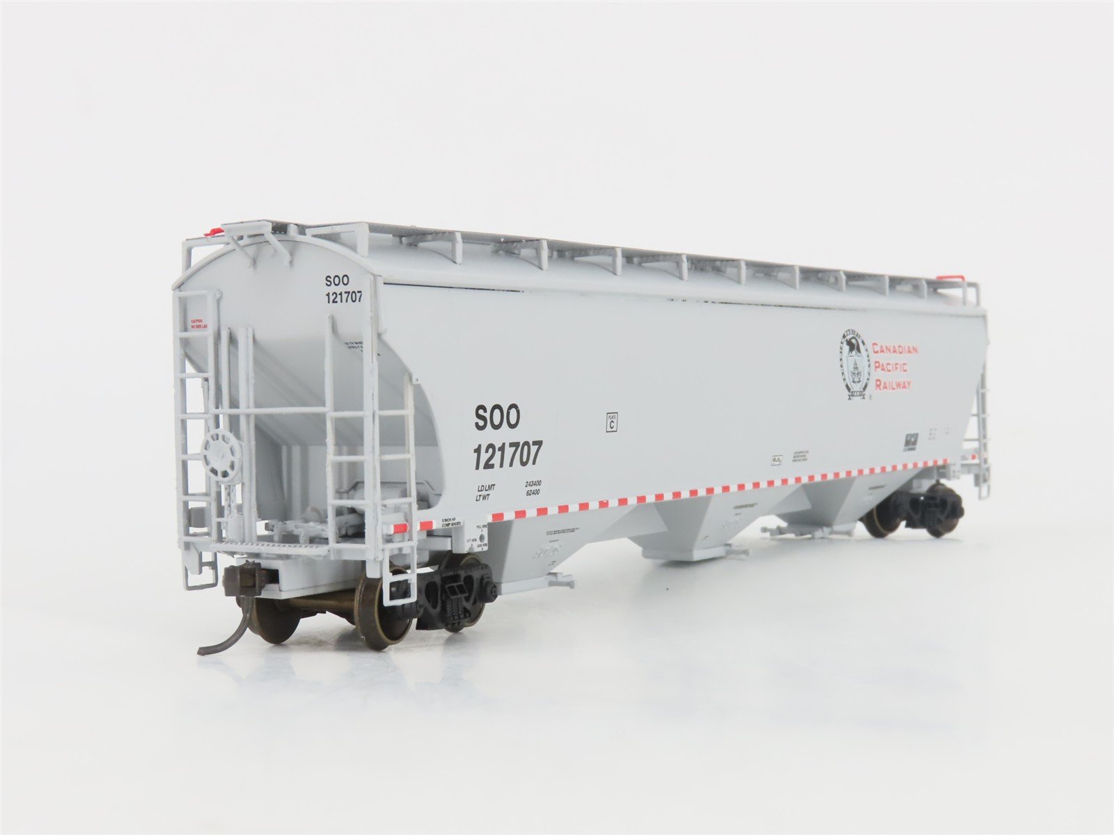 HO LBF Company Gold Series 2112 SOO/CP Canadian Pacific 3-Bay Hopper #121707