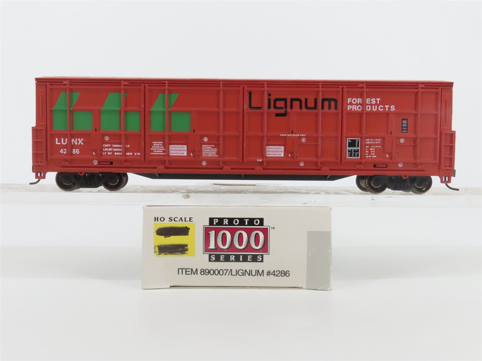 HO Scale Life-Like Proto 1000 Series 890007 LUNX Lignum 60' Box Car #4286